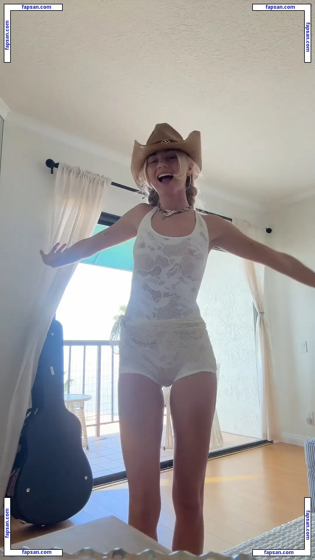 Claire Rosinkranz голая фото #0026 с Онлифанс