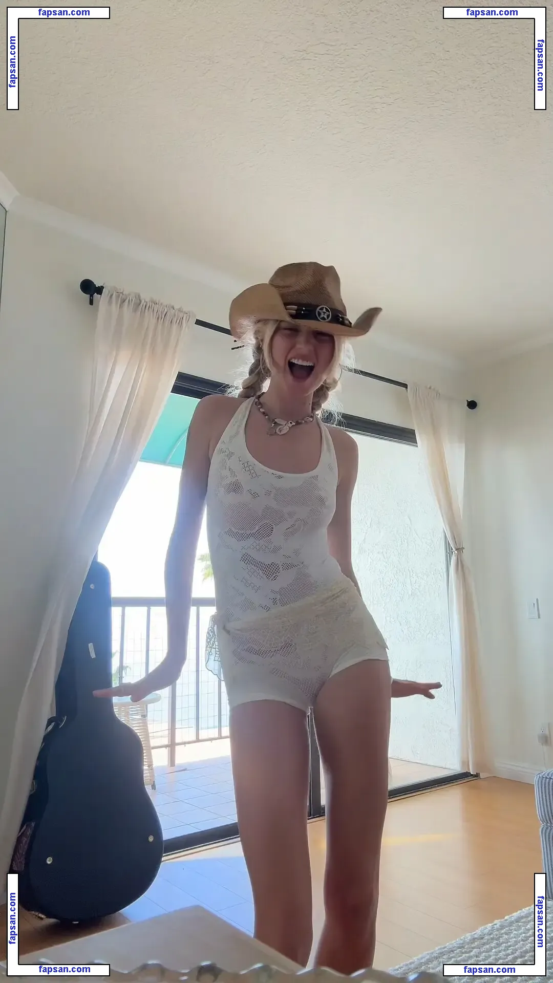 Claire Rosinkranz голая фото #0039 с Онлифанс