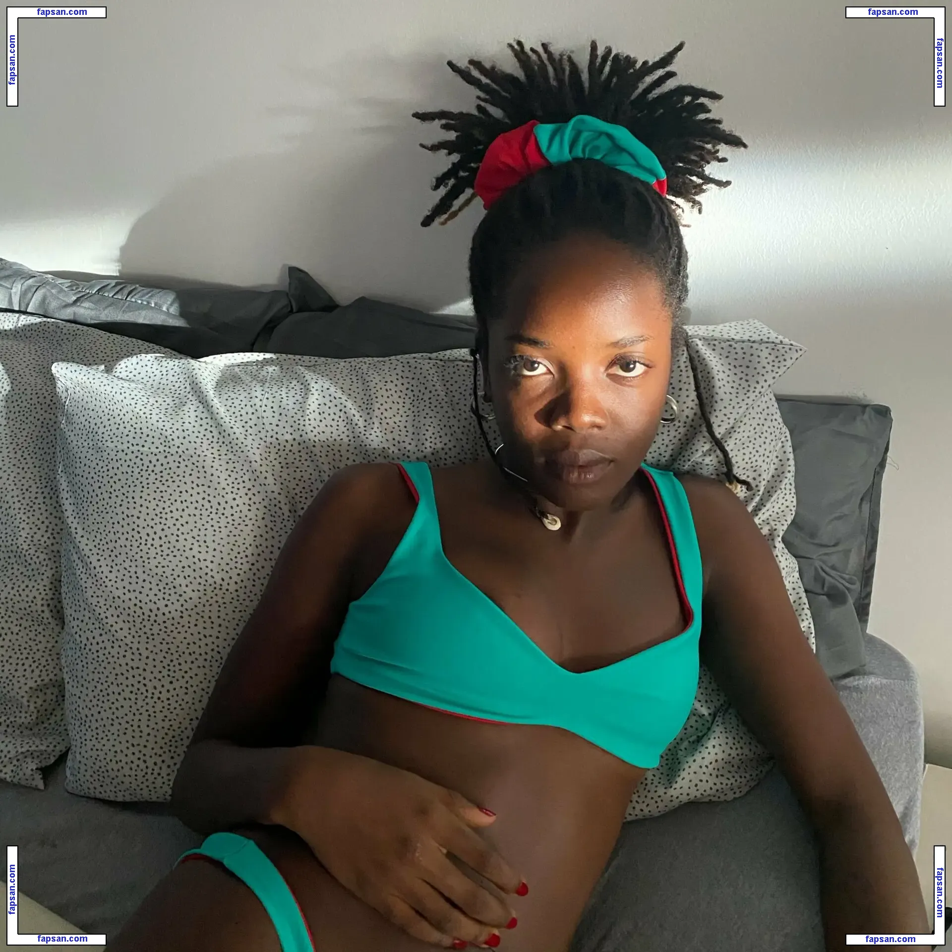 Clara Moneke nude photo #0007 from OnlyFans