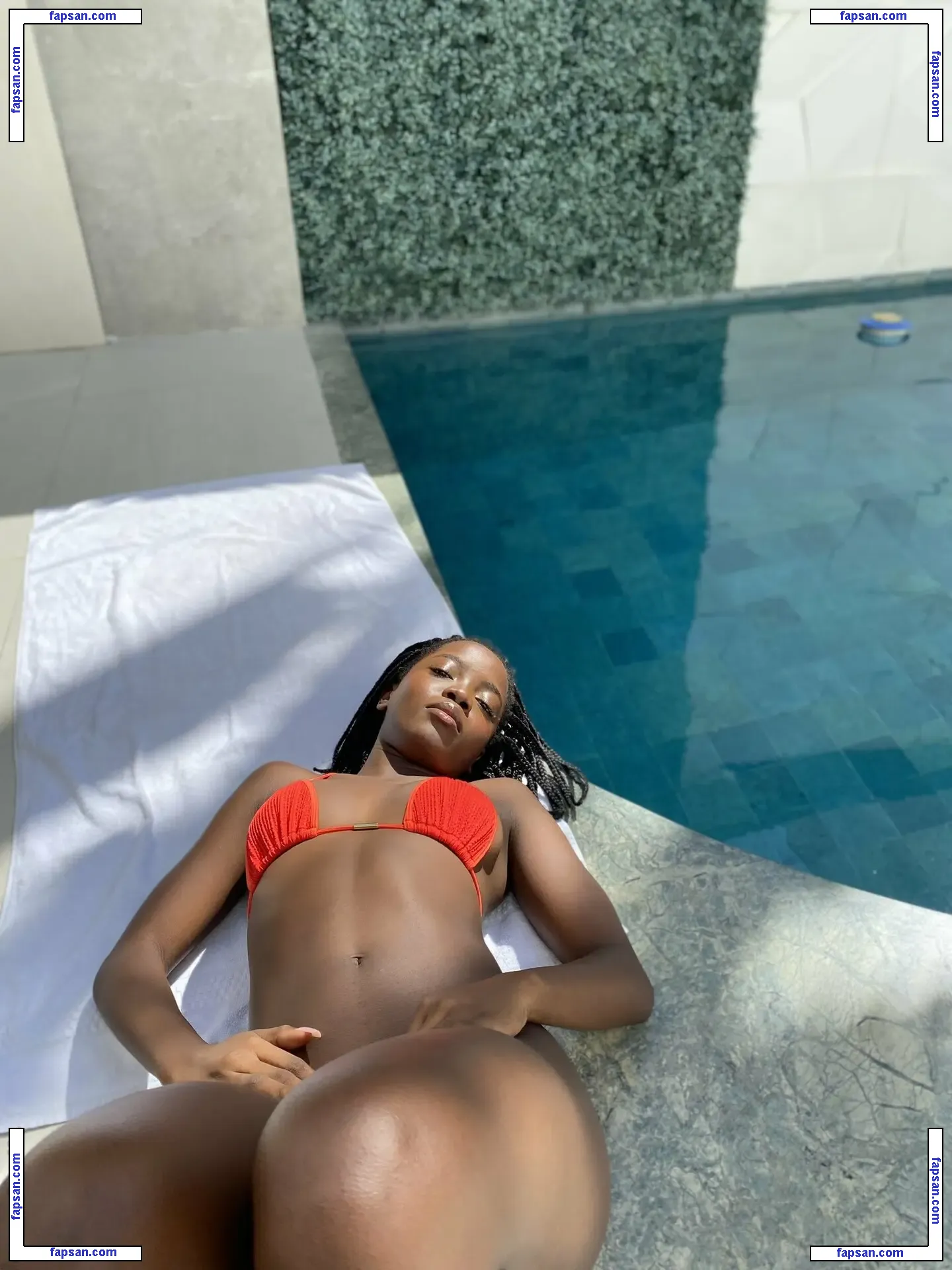 Clara Moneke nude photo #0010 from OnlyFans