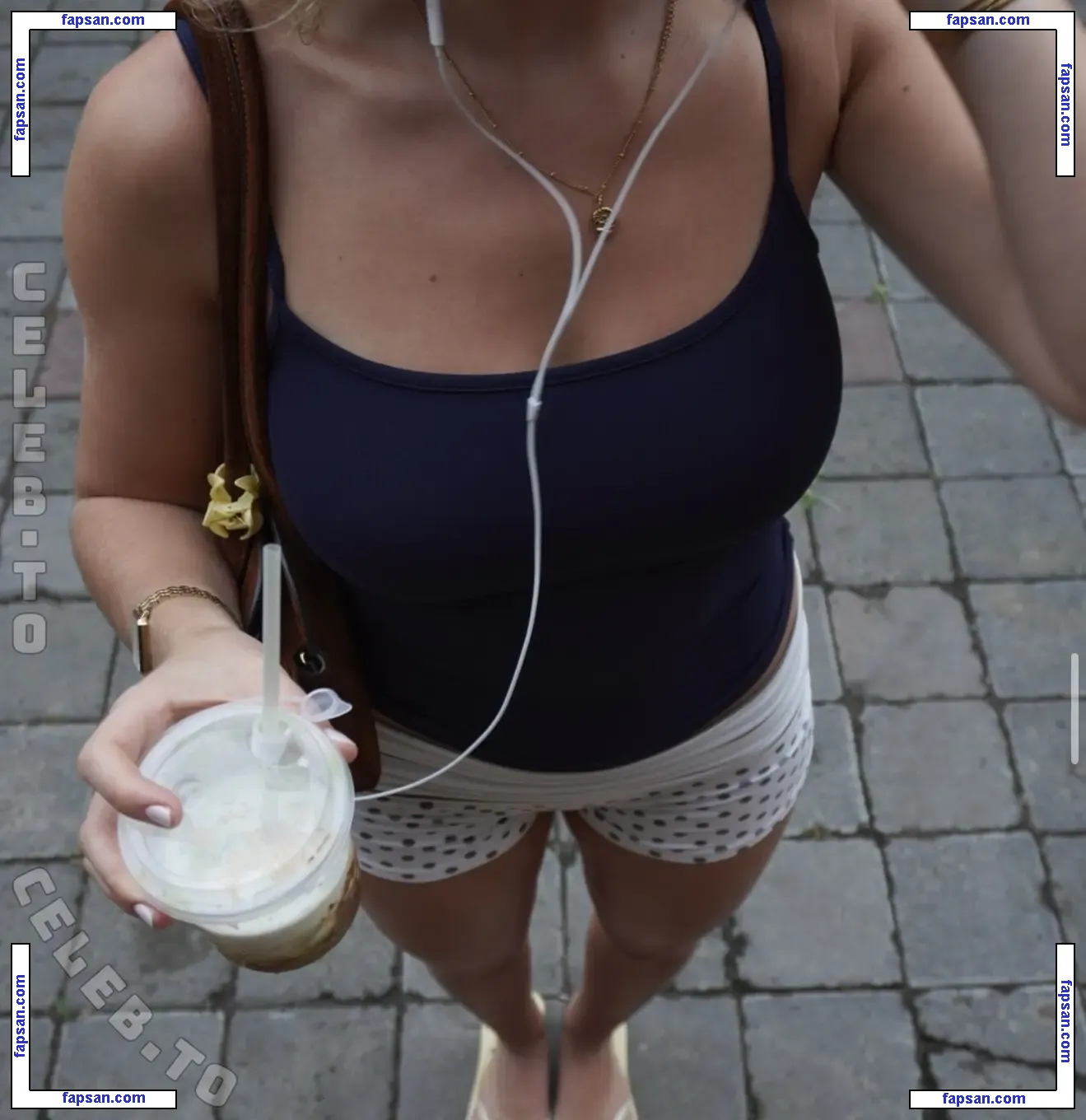 Clara Tubo голая фото #0007 с Онлифанс