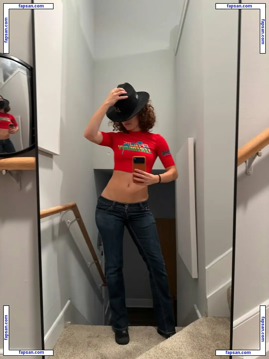 clara.west nude photo #0057 from OnlyFans