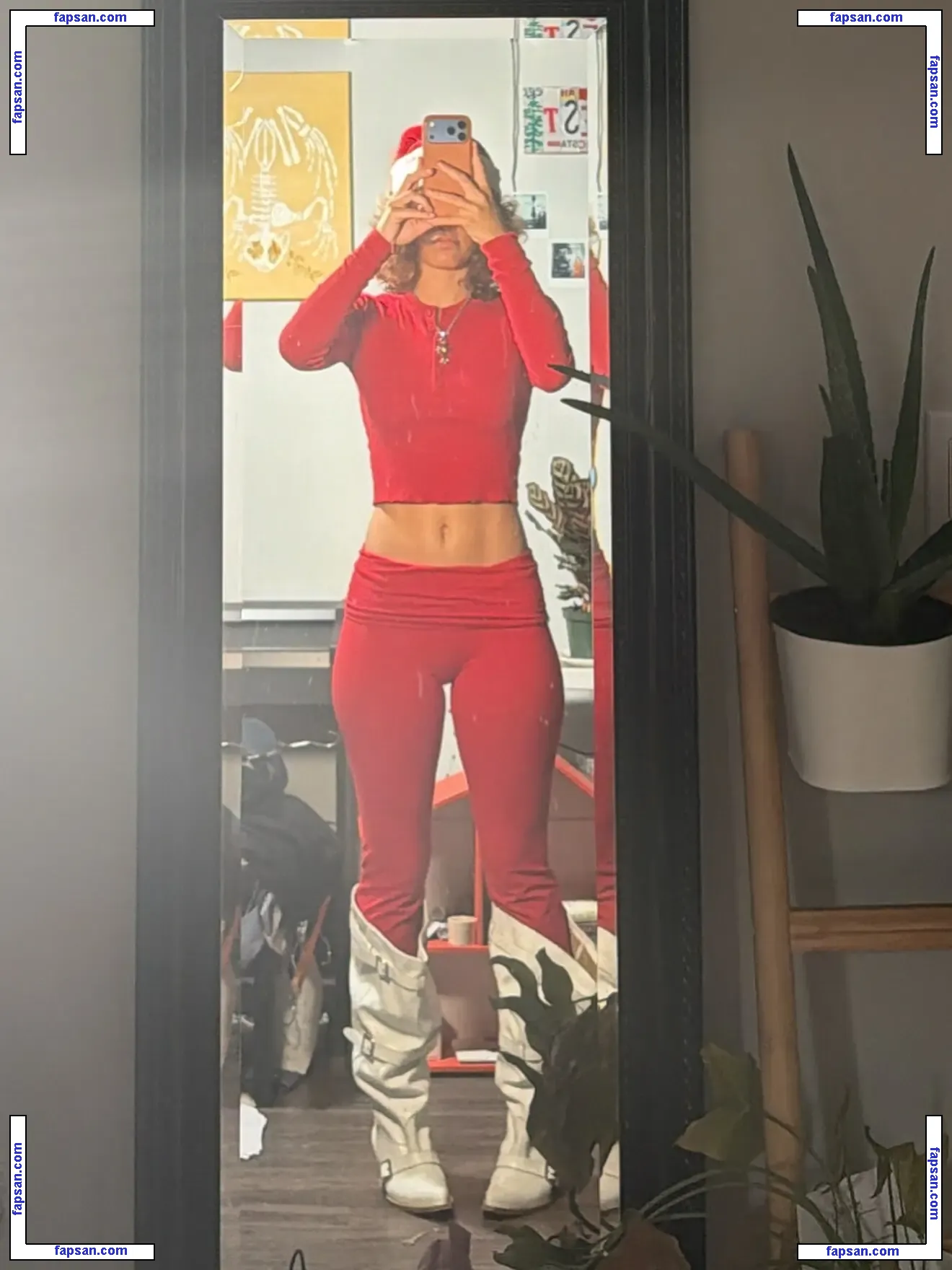 clara.west nude photo #0063 from OnlyFans