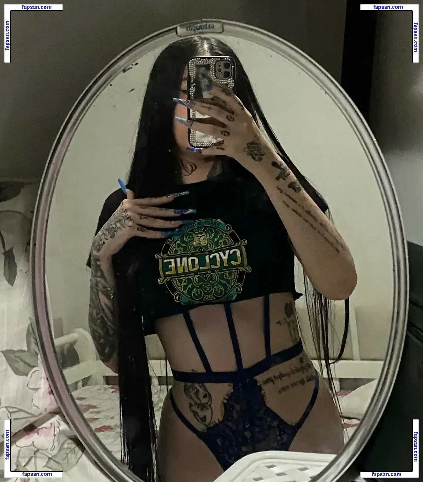 Clarapixys nude photo #0025 from OnlyFans