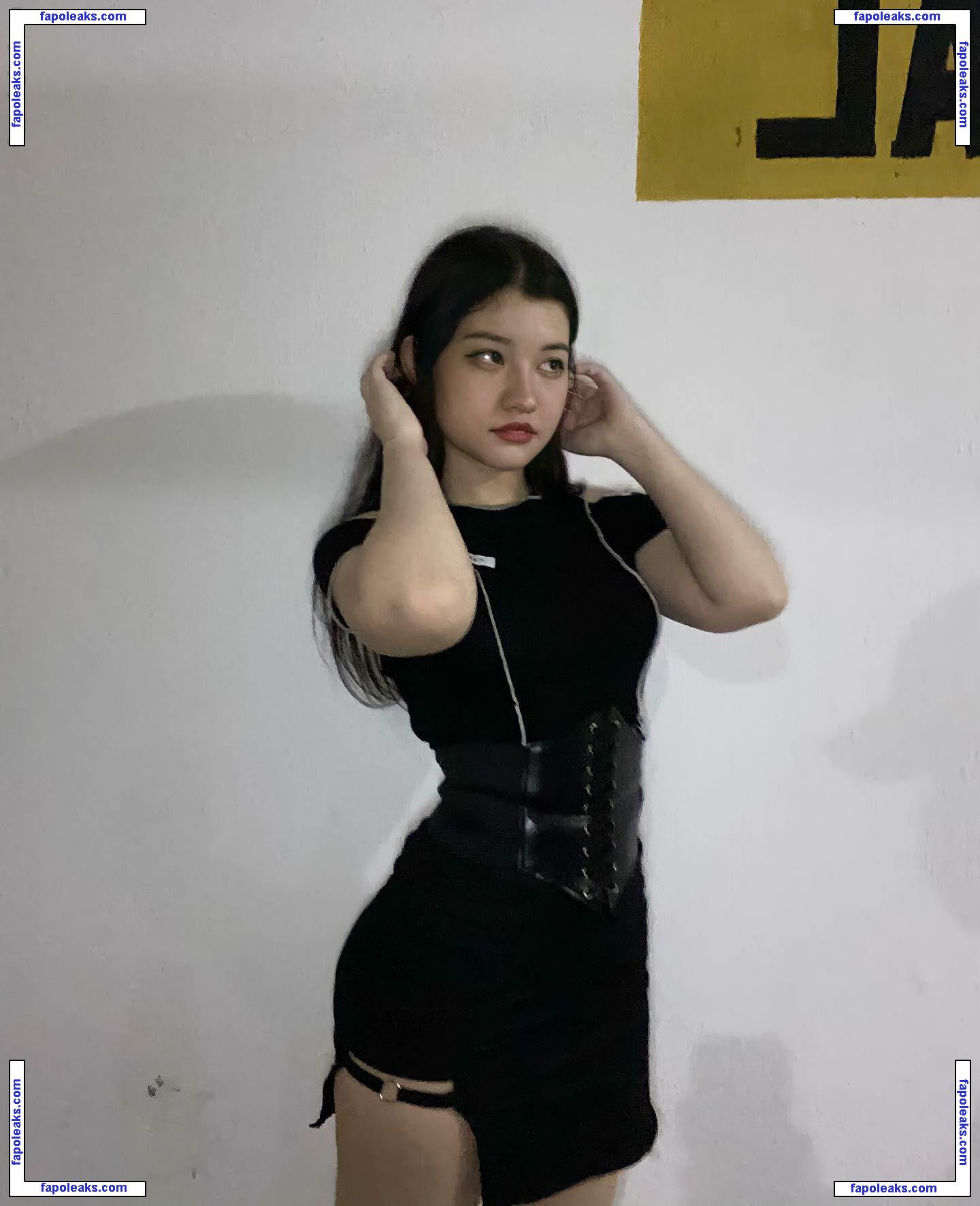 Clarettee / Clar3tte nude photo #0015 from OnlyFans