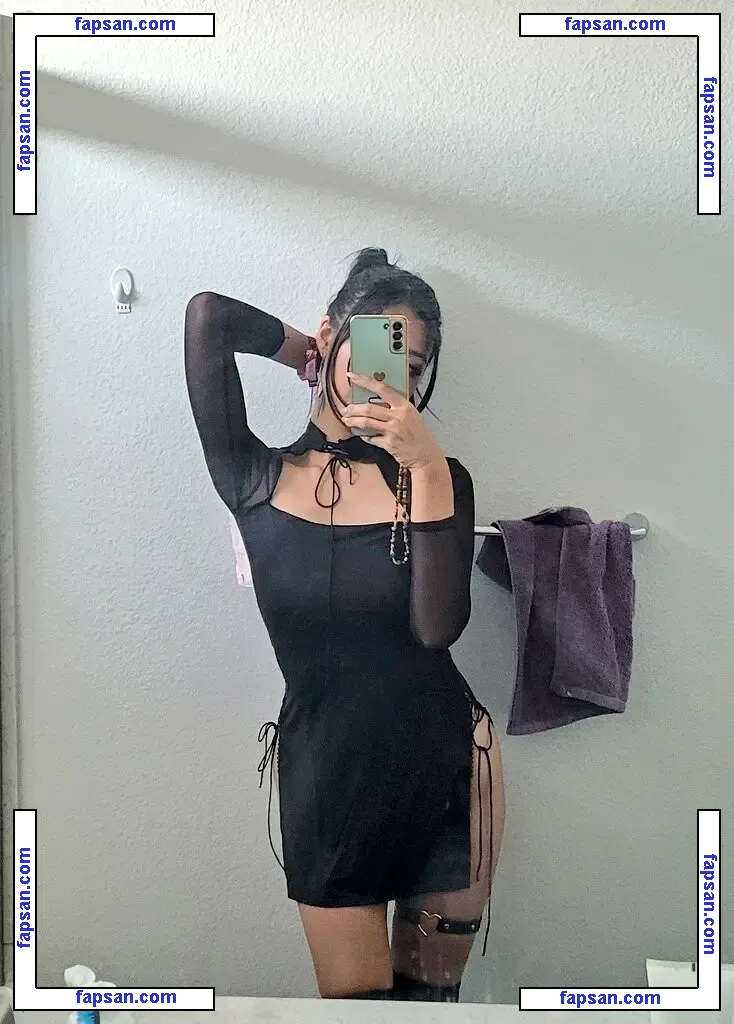 Classic_Christinee nude photo #0010 from OnlyFans
