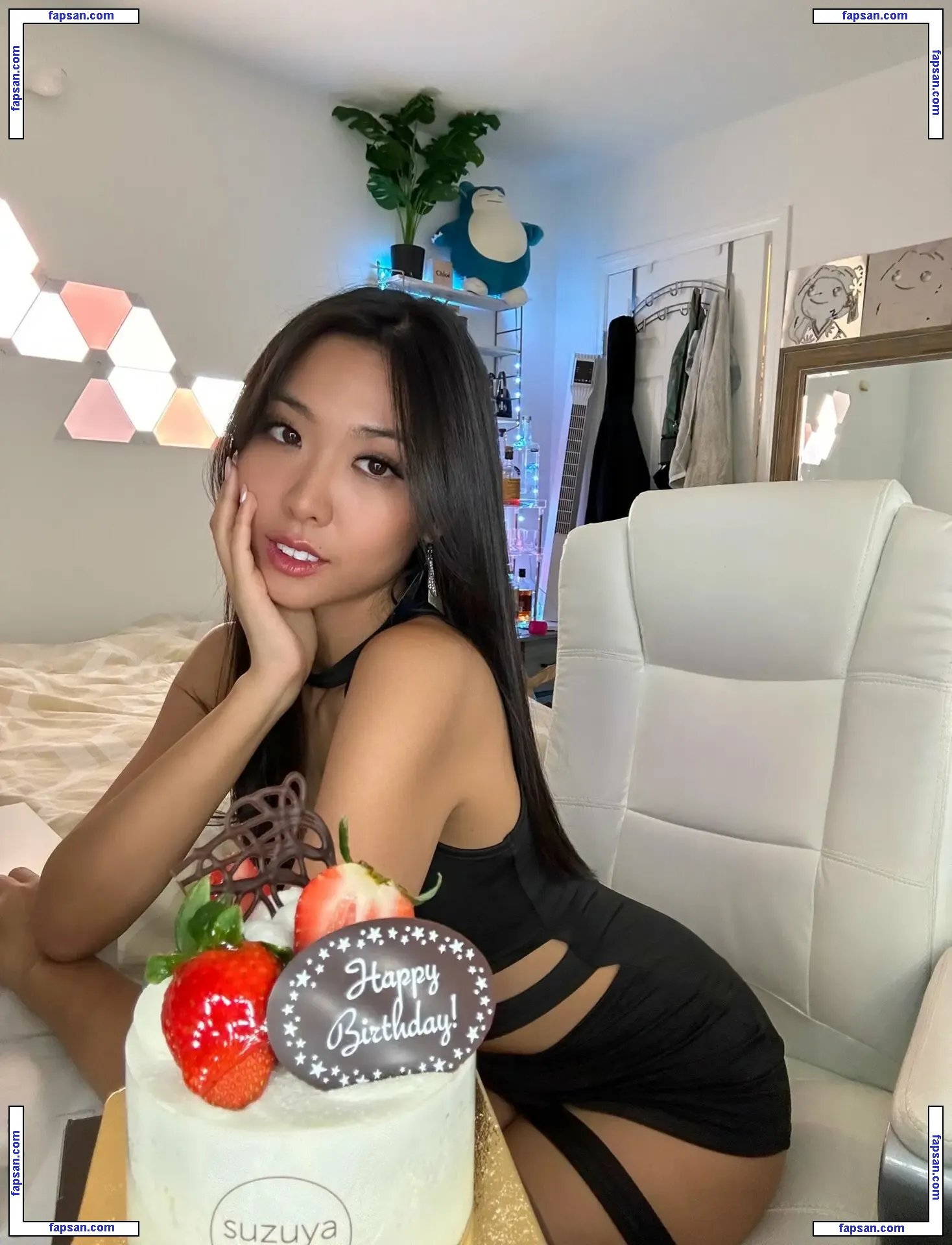 Classic_Christinee nude photo #0020 from OnlyFans