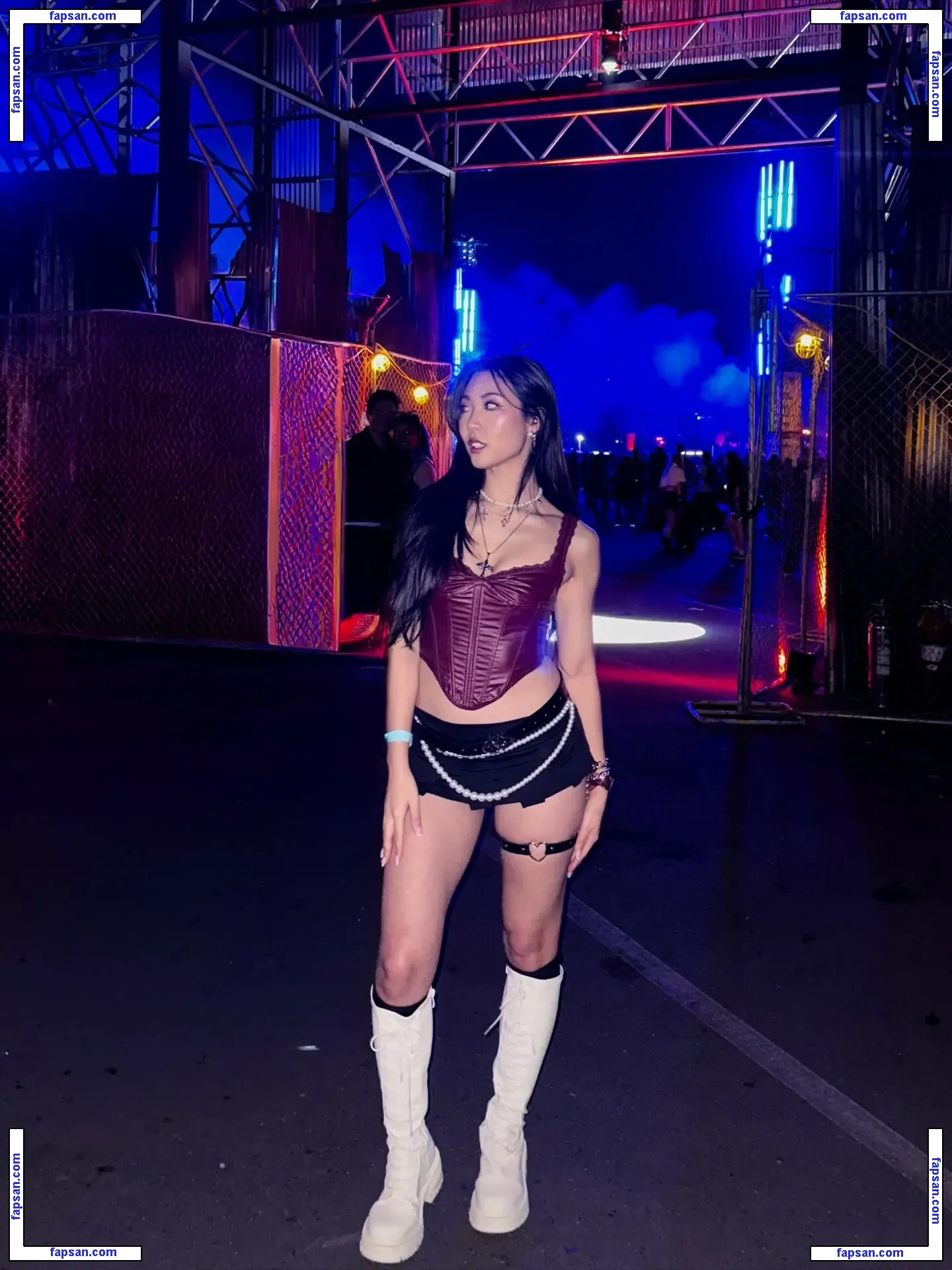 Classic_Christinee nude photo #0136 from OnlyFans