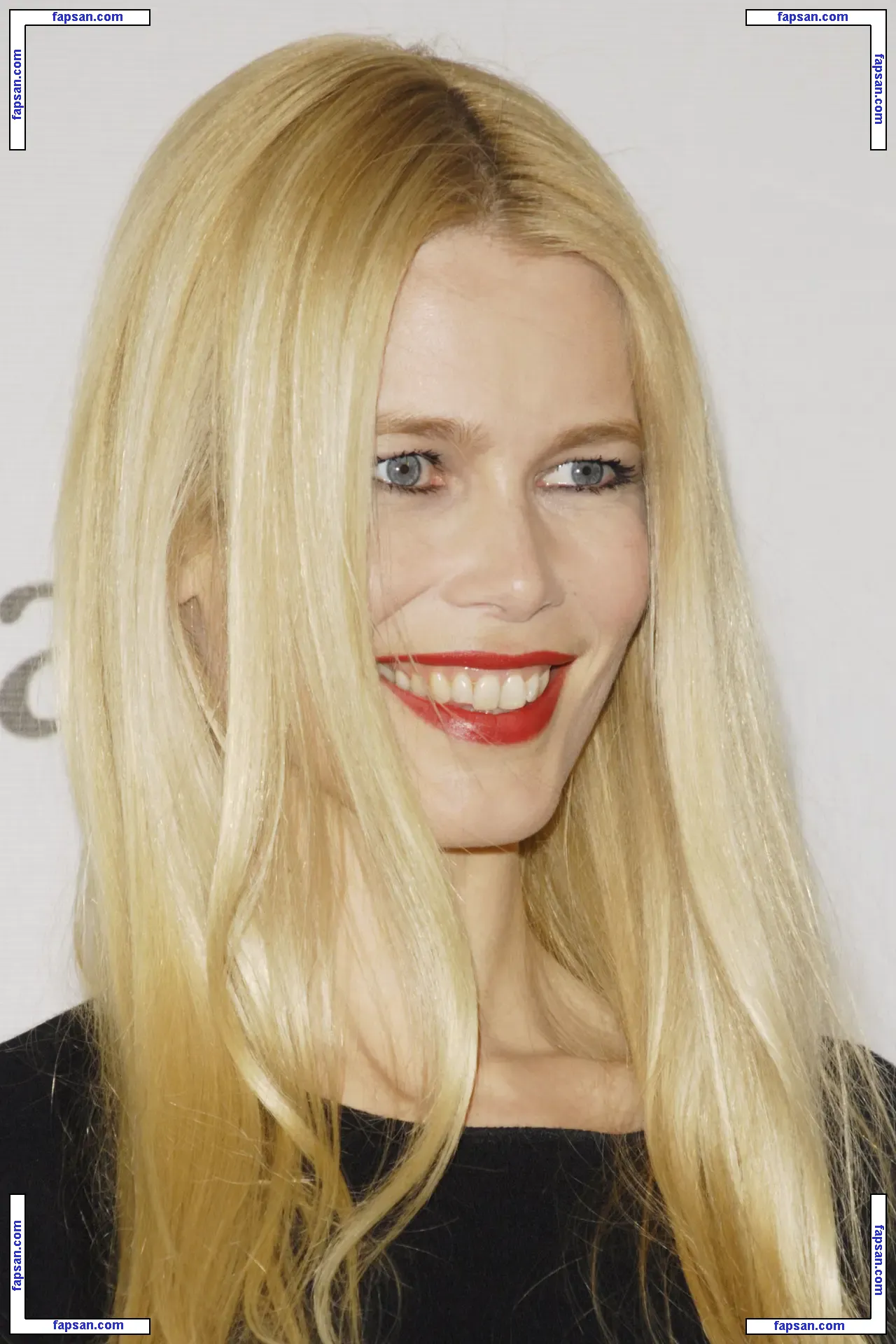 Claudia Schiffer / claudiaschiffer голая фото #0407 с Онлифанс