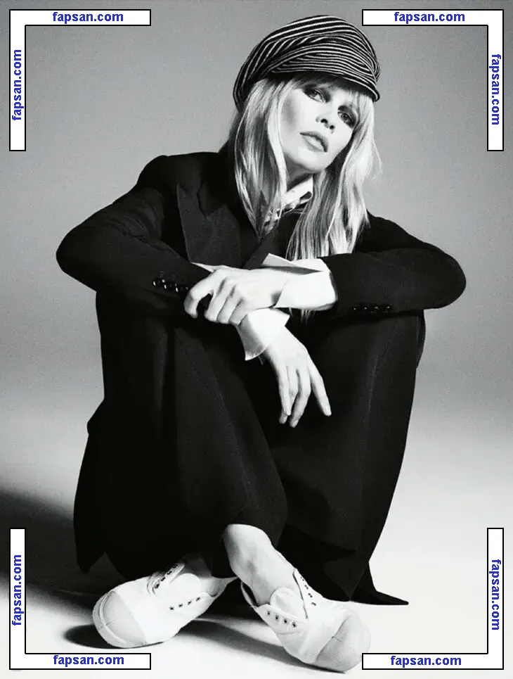 Claudia Schiffer nude photo #0487 from OnlyFans