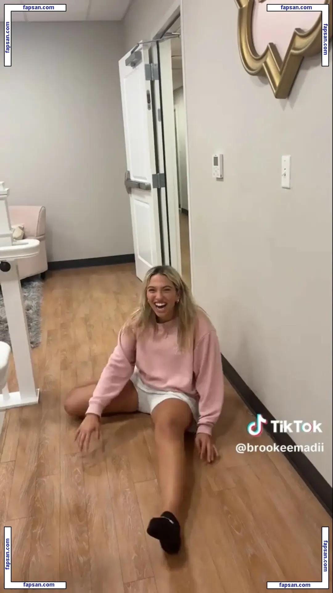 Cloud ASMR голая фото #0051 с Онлифанс