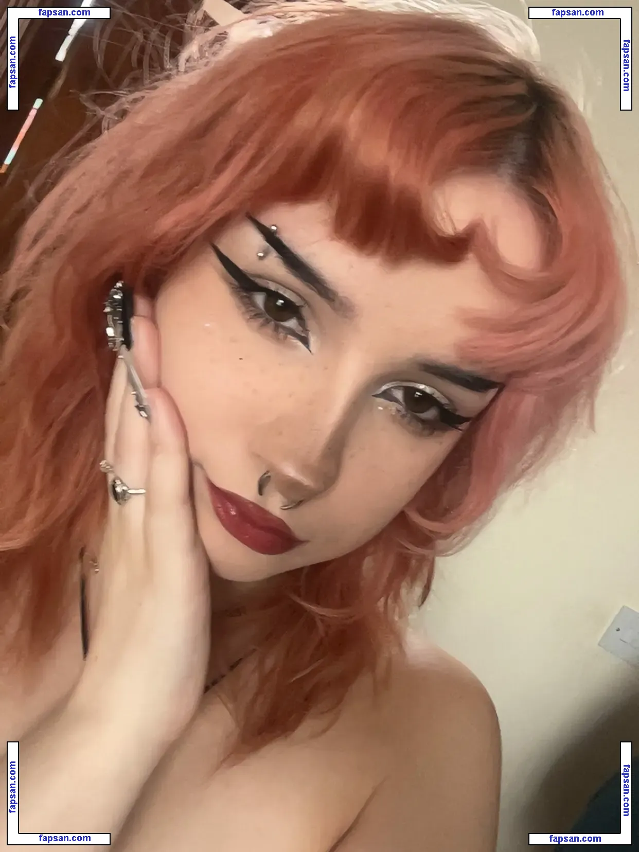 clownbvbie голая фото #0006 с Онлифанс