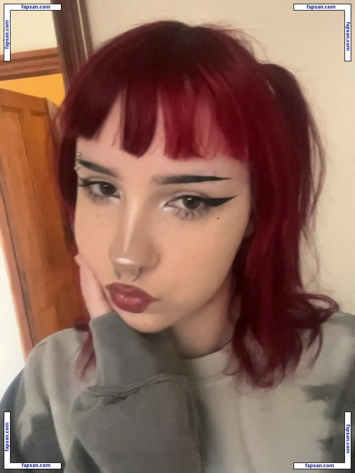 clownbvbie голая фото #0014 с Онлифанс