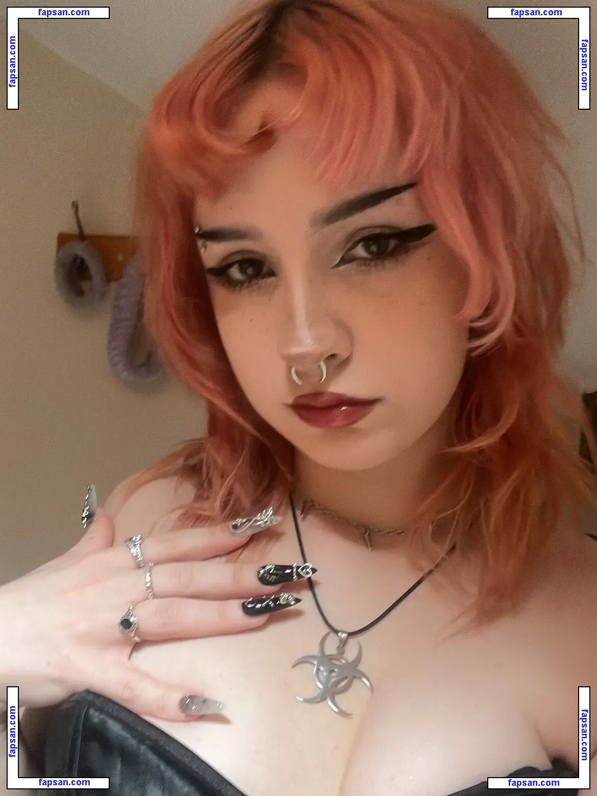 clownbvbie голая фото #0026 с Онлифанс