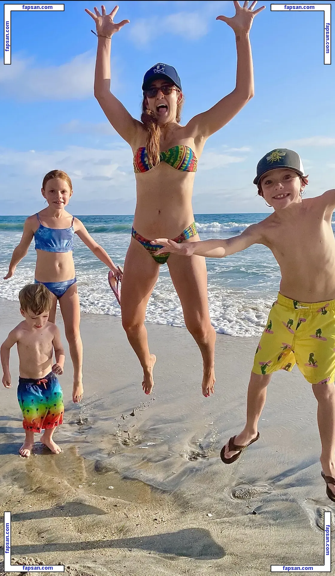 Codie Sanchez голая фото #0005 с Онлифанс