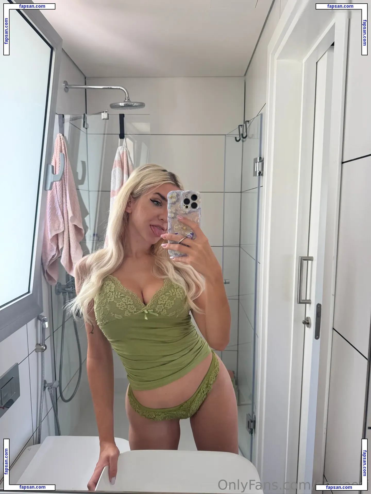 collieesi nude photo #0021 from OnlyFans