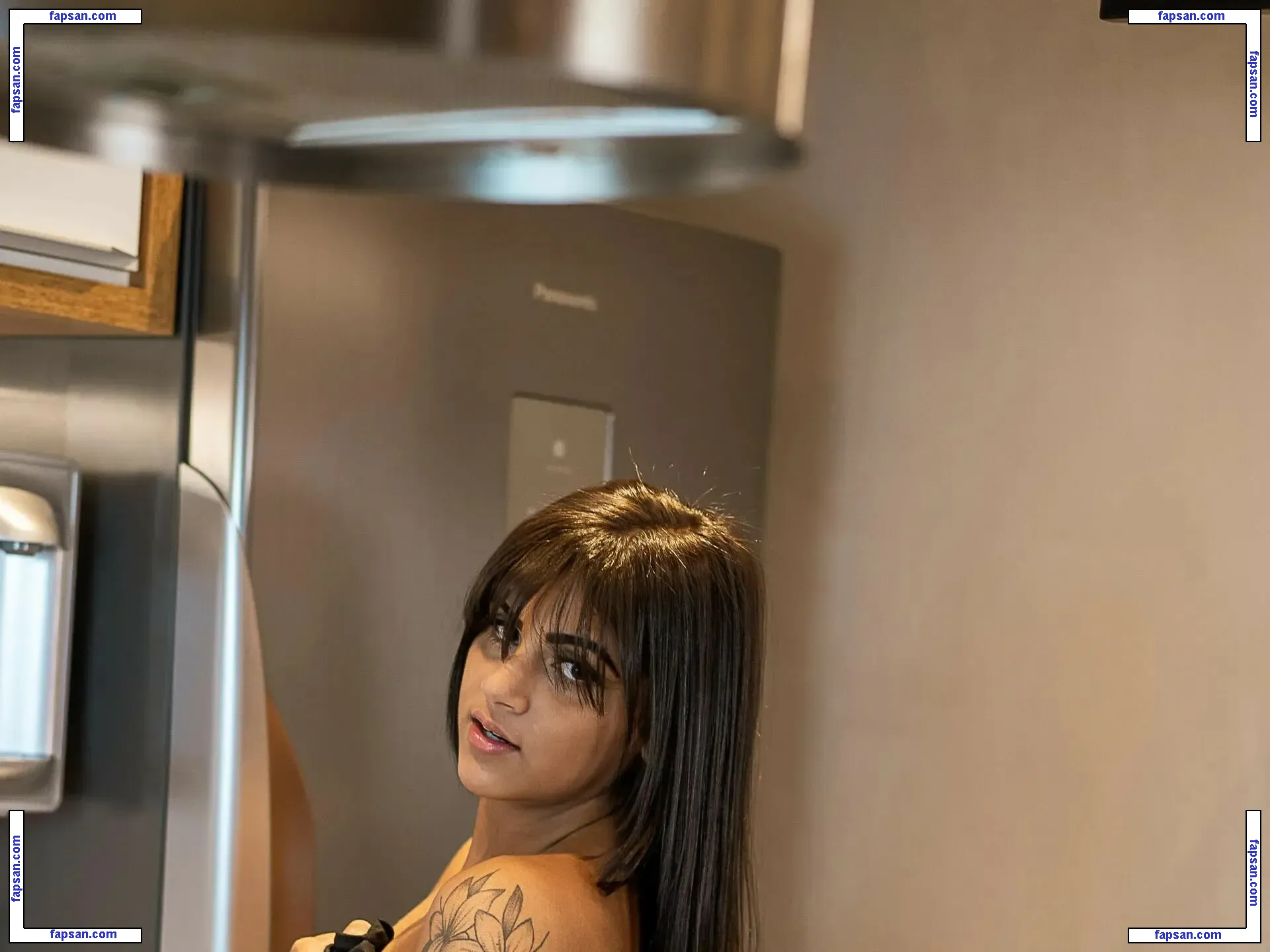 Combustível Sem Imposto голая фото #0384 с Онлифанс