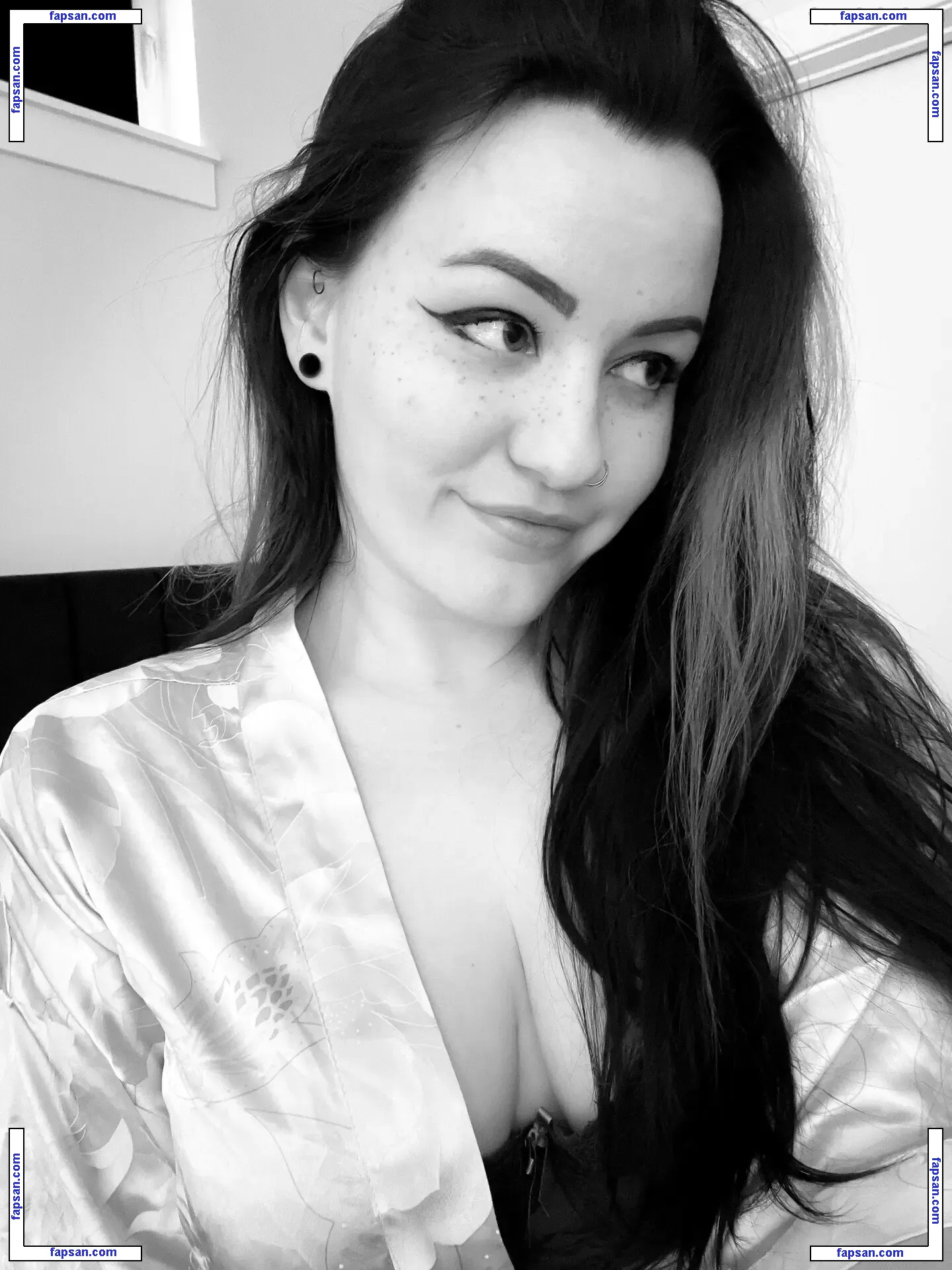 ConcealedBones nude photo #0024 from OnlyFans