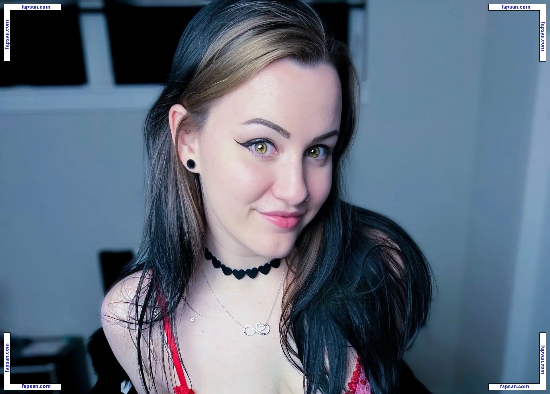 ConcealedBones nude photo #0100 from OnlyFans