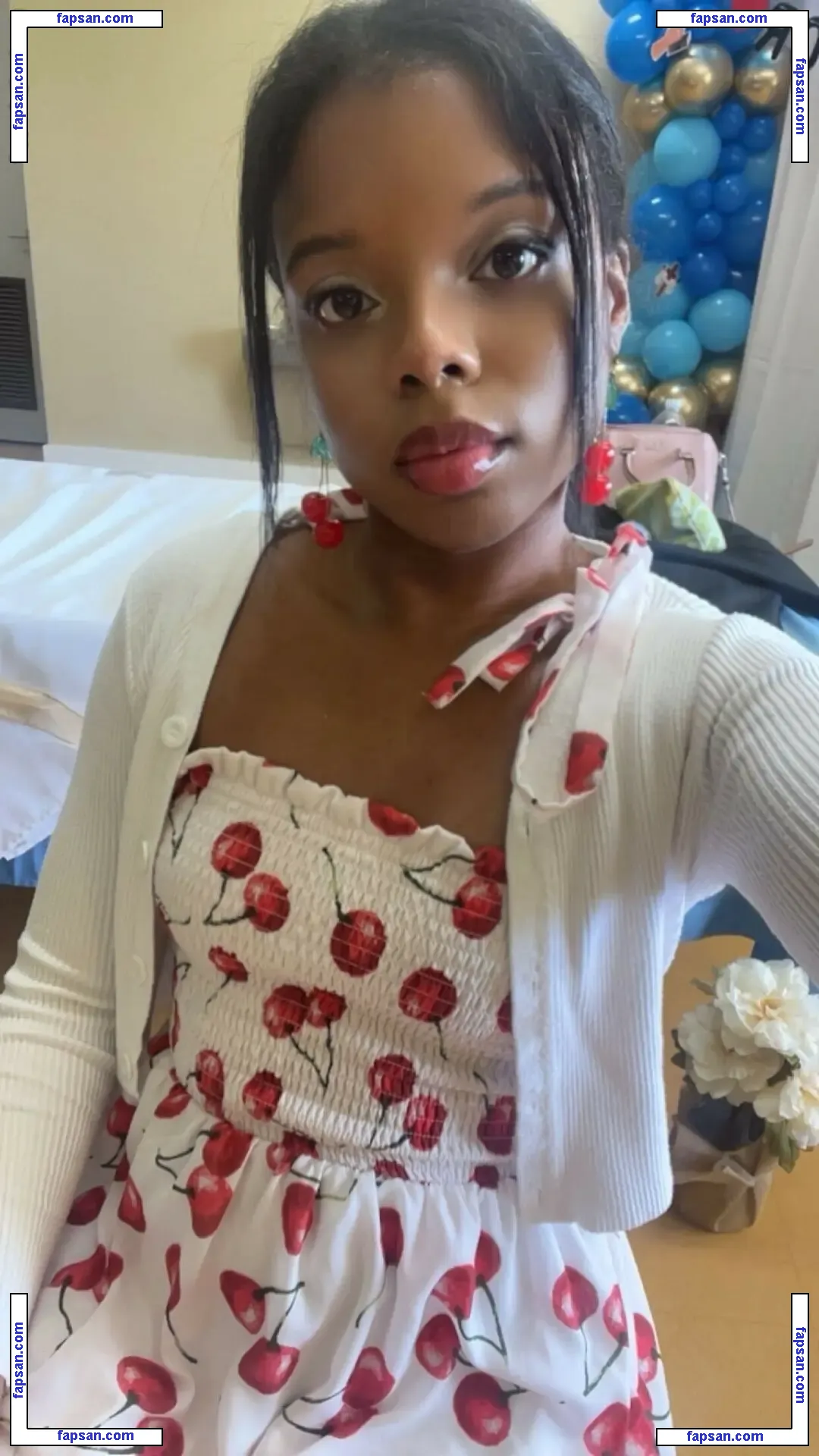 coraldom голая фото #0005 с Онлифанс