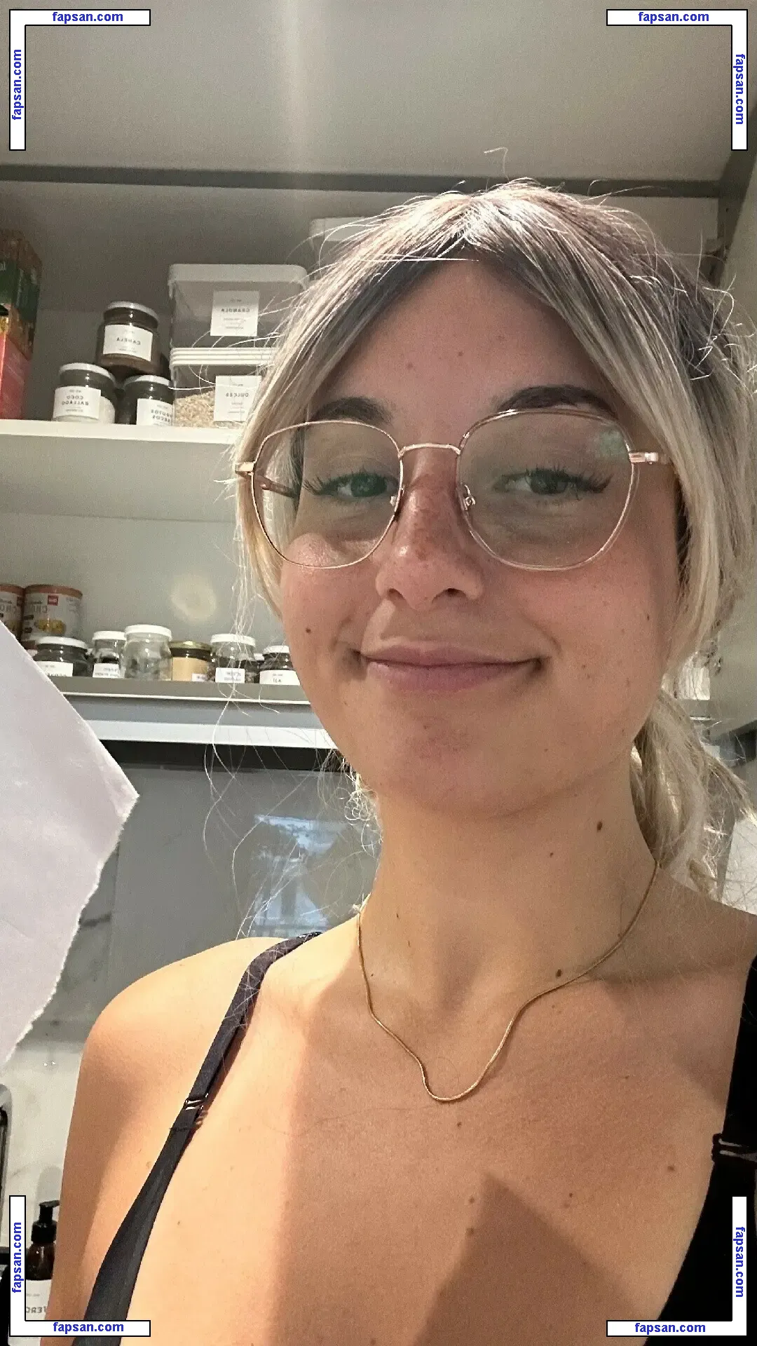 coralie.penny nude photo #0009 from OnlyFans