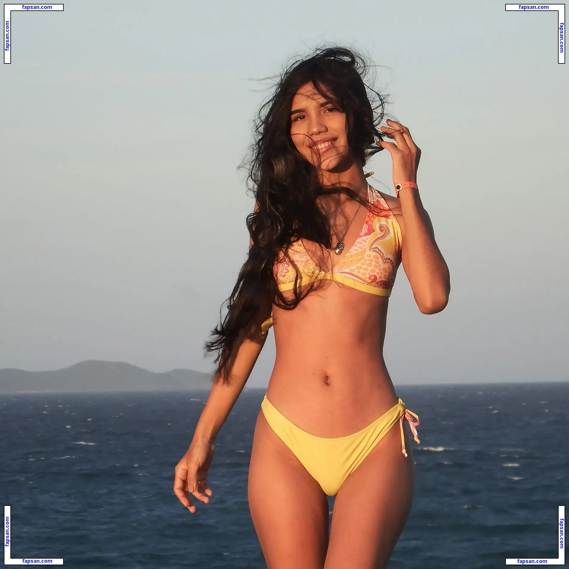 Corina.lv nude photo #0003 from OnlyFans