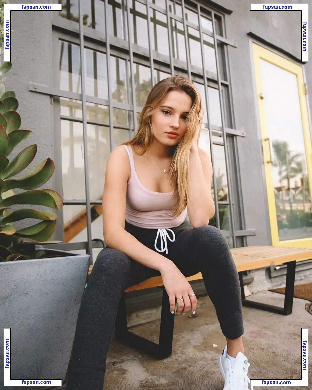 Cosette Rinab nude photo #0008 from OnlyFans
