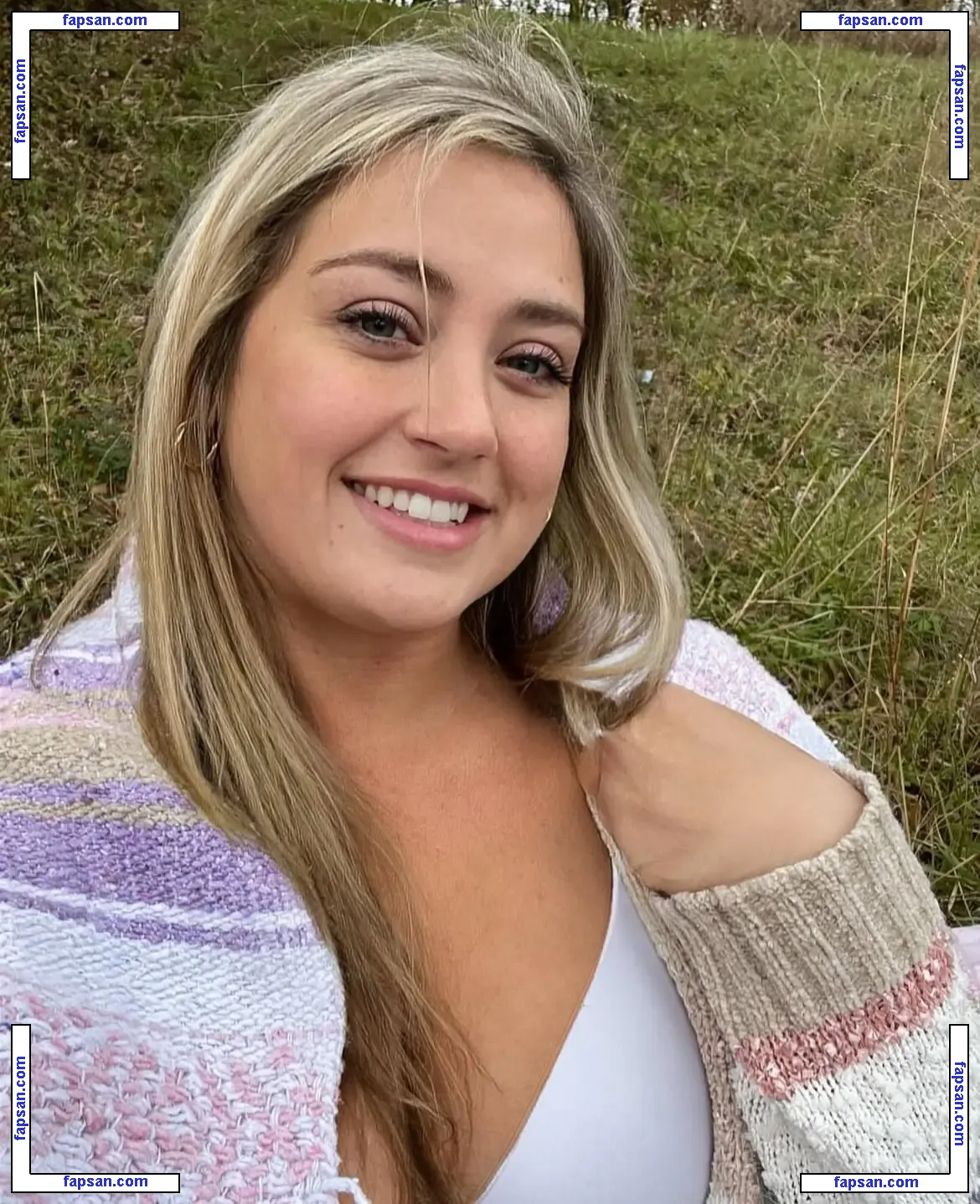 Countrygirlellarose nude photo #0006 from OnlyFans