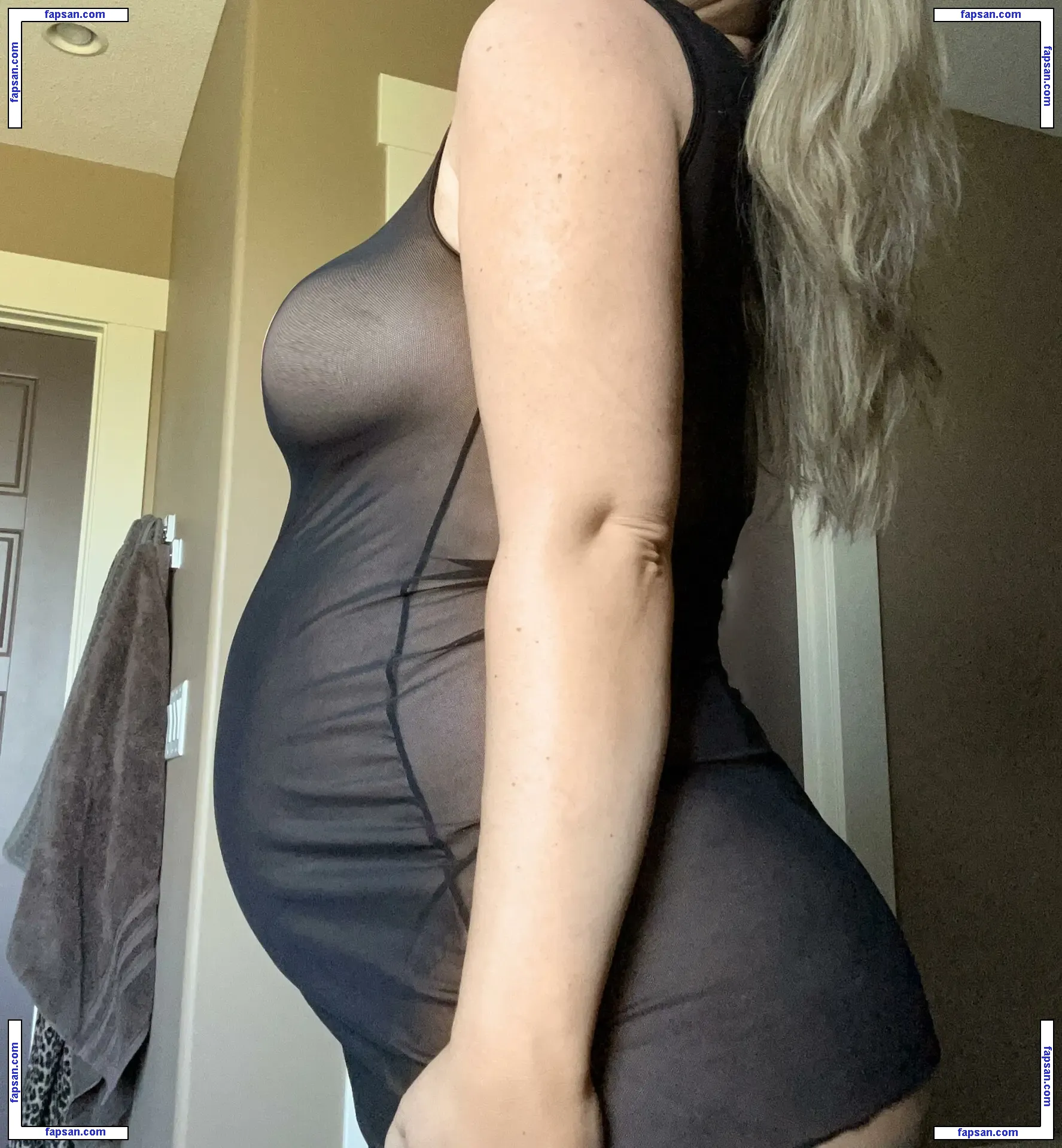 CountryInTheCitie nude photo #0004 from OnlyFans