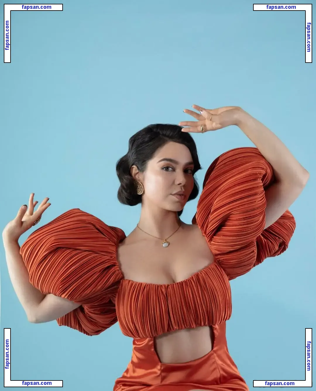 cravalho голая фото #0006 с Онлифанс