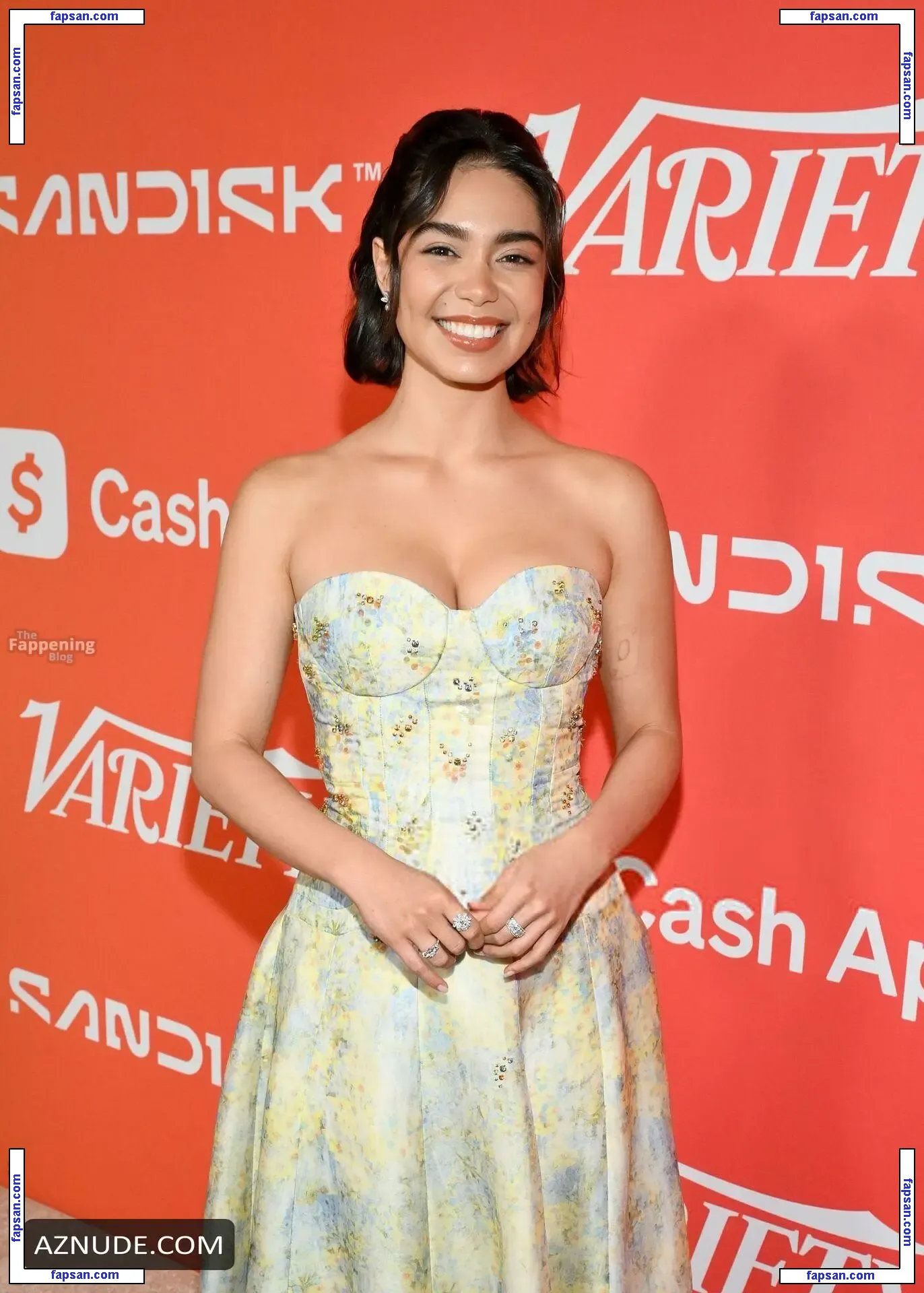 cravalho голая фото #0014 с Онлифанс