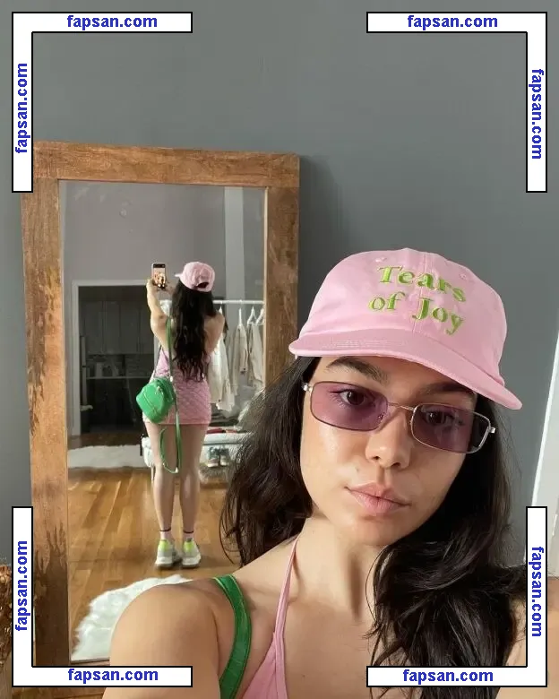 cravalho голая фото #0017 с Онлифанс