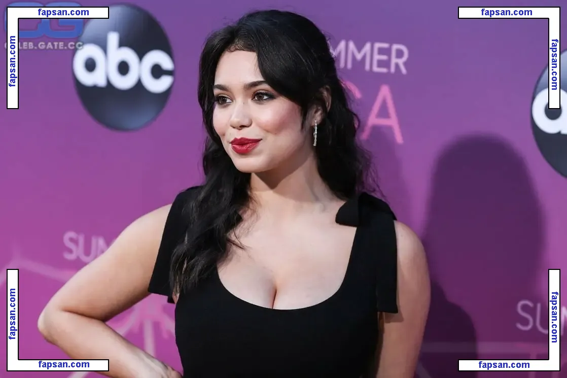 cravalho голая фото #0018 с Онлифанс