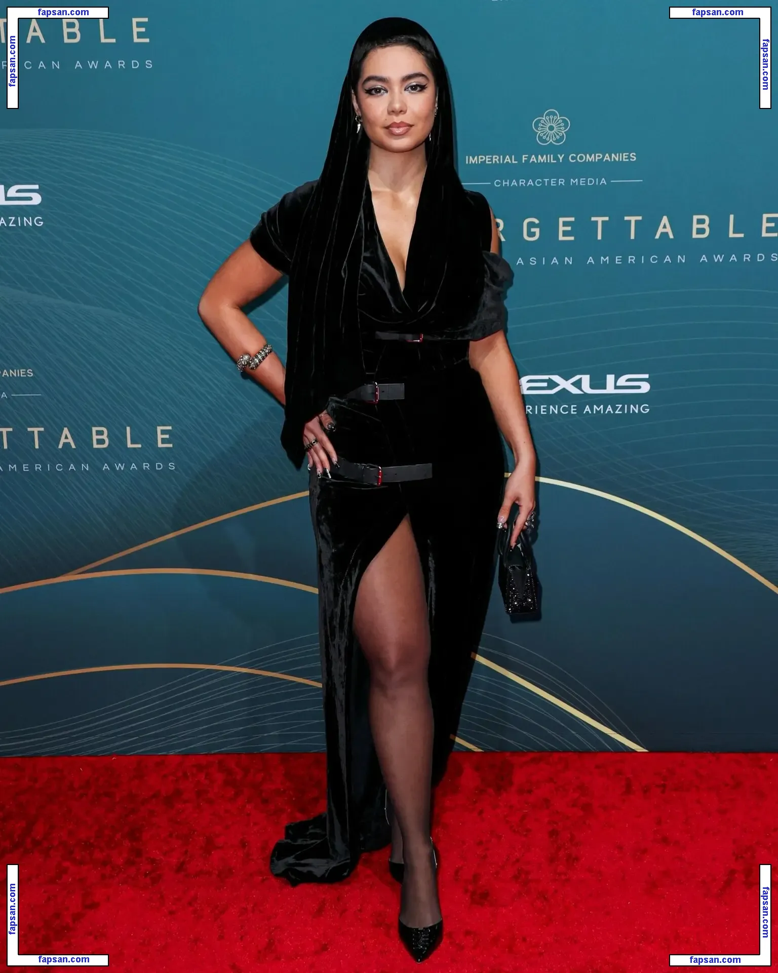 cravalho голая фото #0024 с Онлифанс