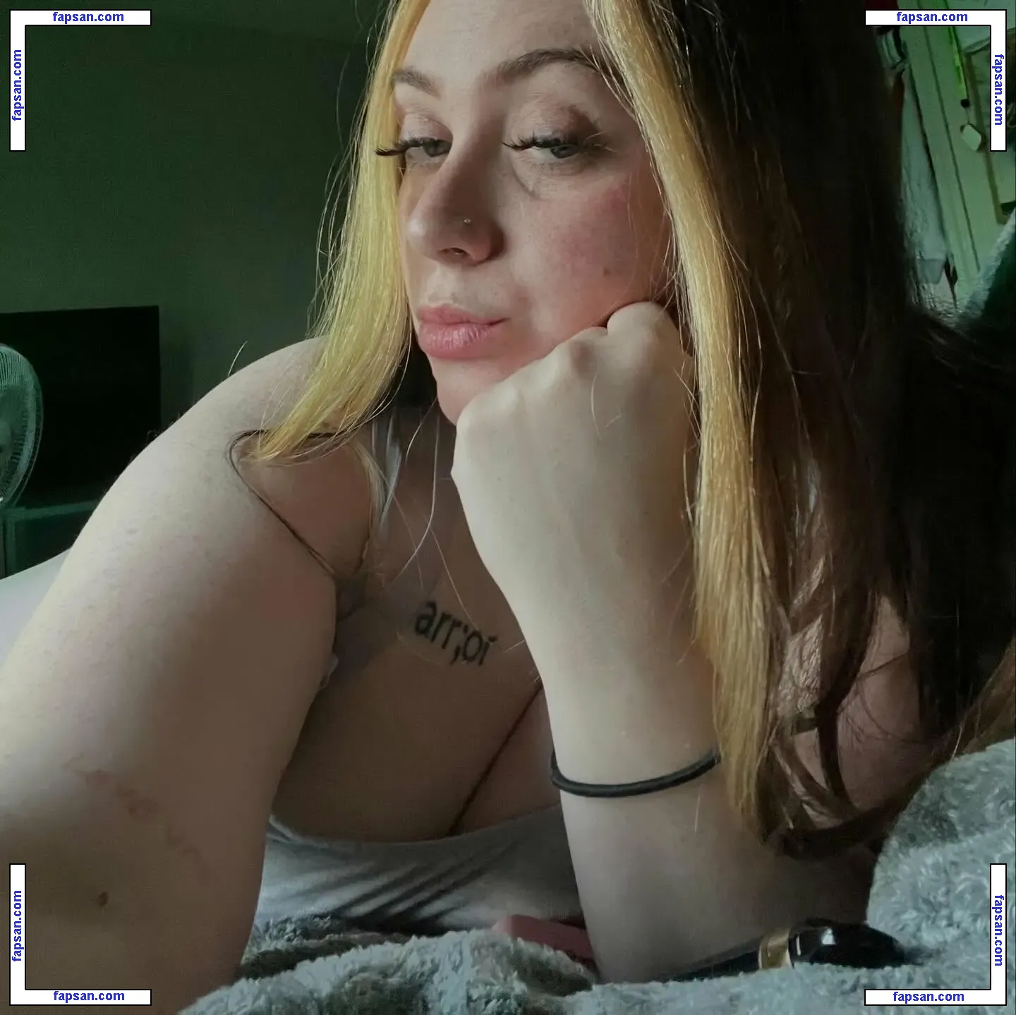 crybabyyashlyn nude photo #0004 from OnlyFans