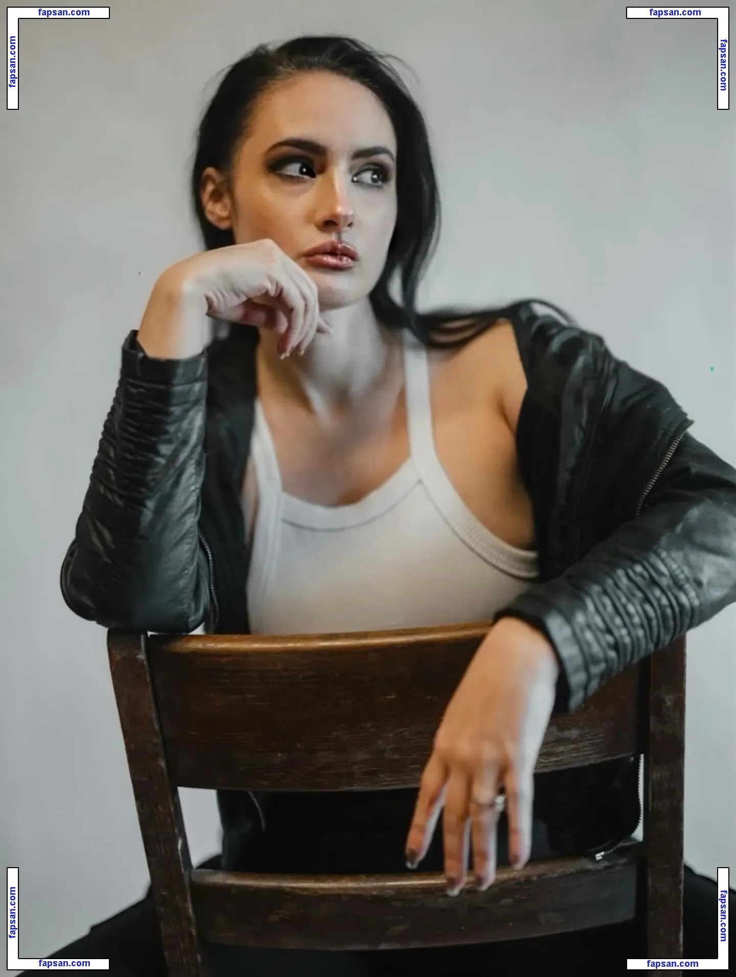 Crystal Wambles nude photo #0013 from OnlyFans