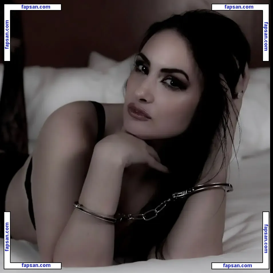 Crystal Wambles nude photo #0019 from OnlyFans