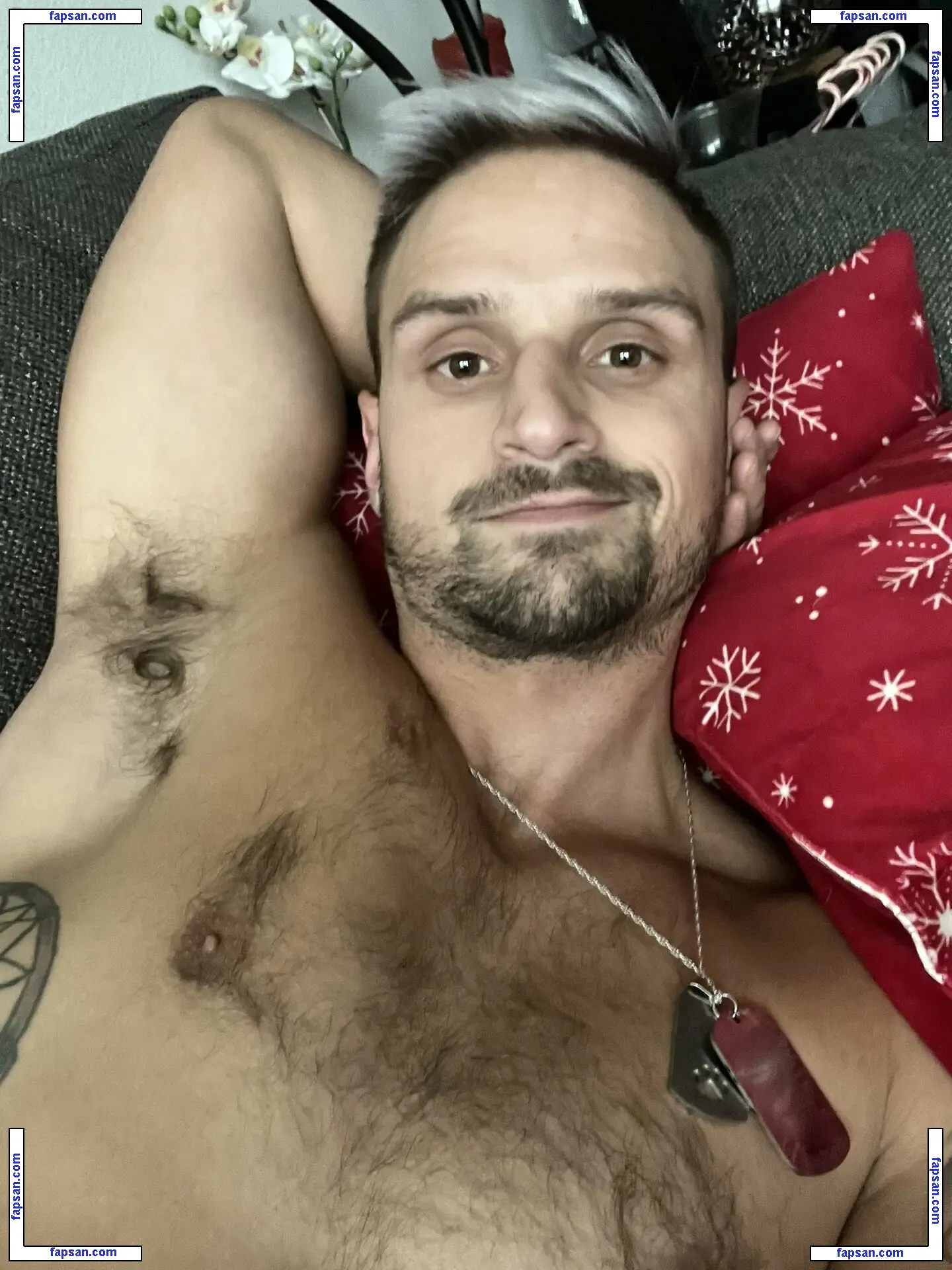 cuddlepuddle nude photo #0002 from OnlyFans