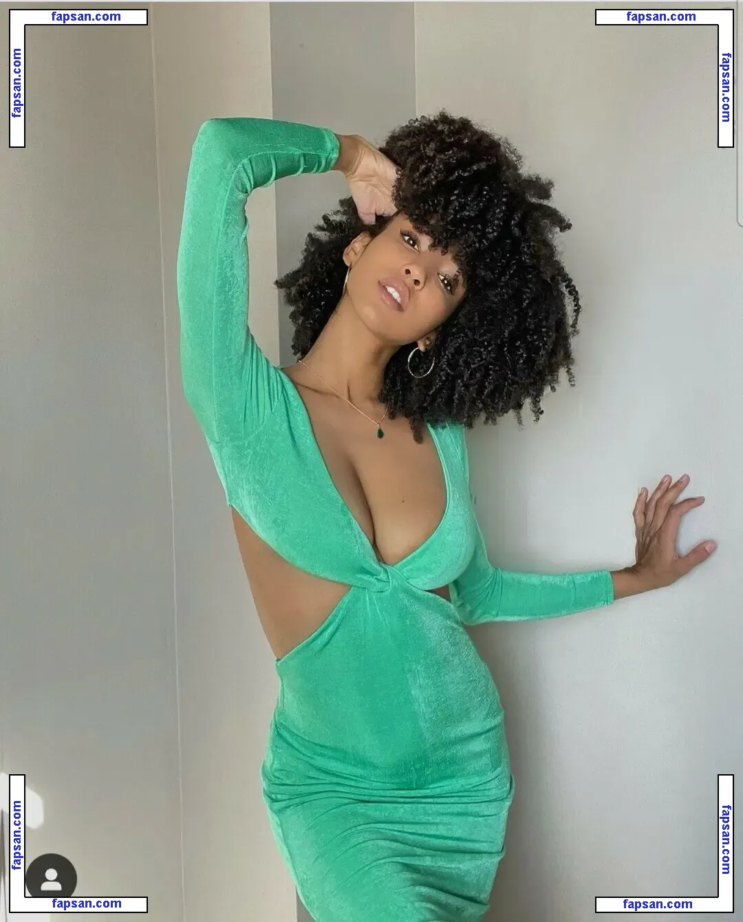 Curlswithv nude photo #0002 from OnlyFans