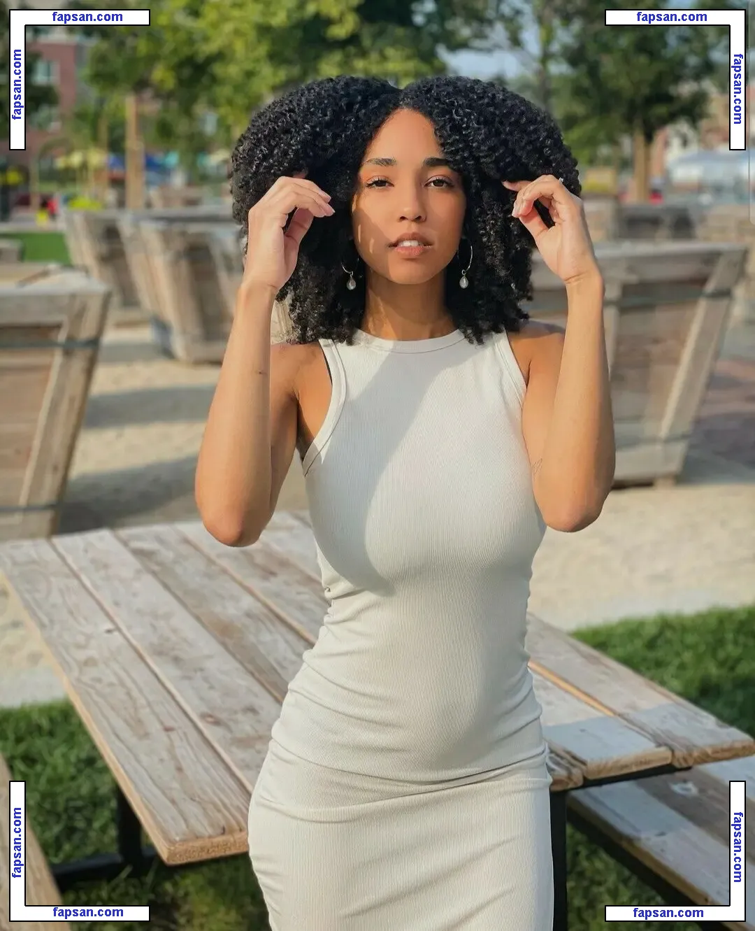 Curlswithv nude photo #0003 from OnlyFans