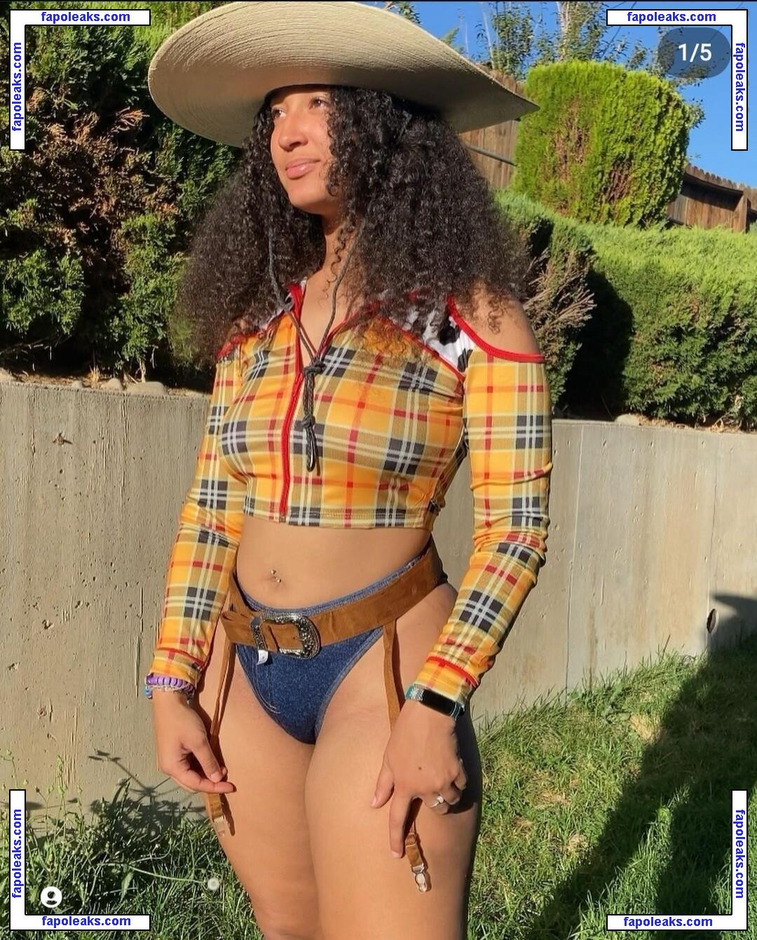 Curlybeanraver nude photo #0002 from OnlyFans