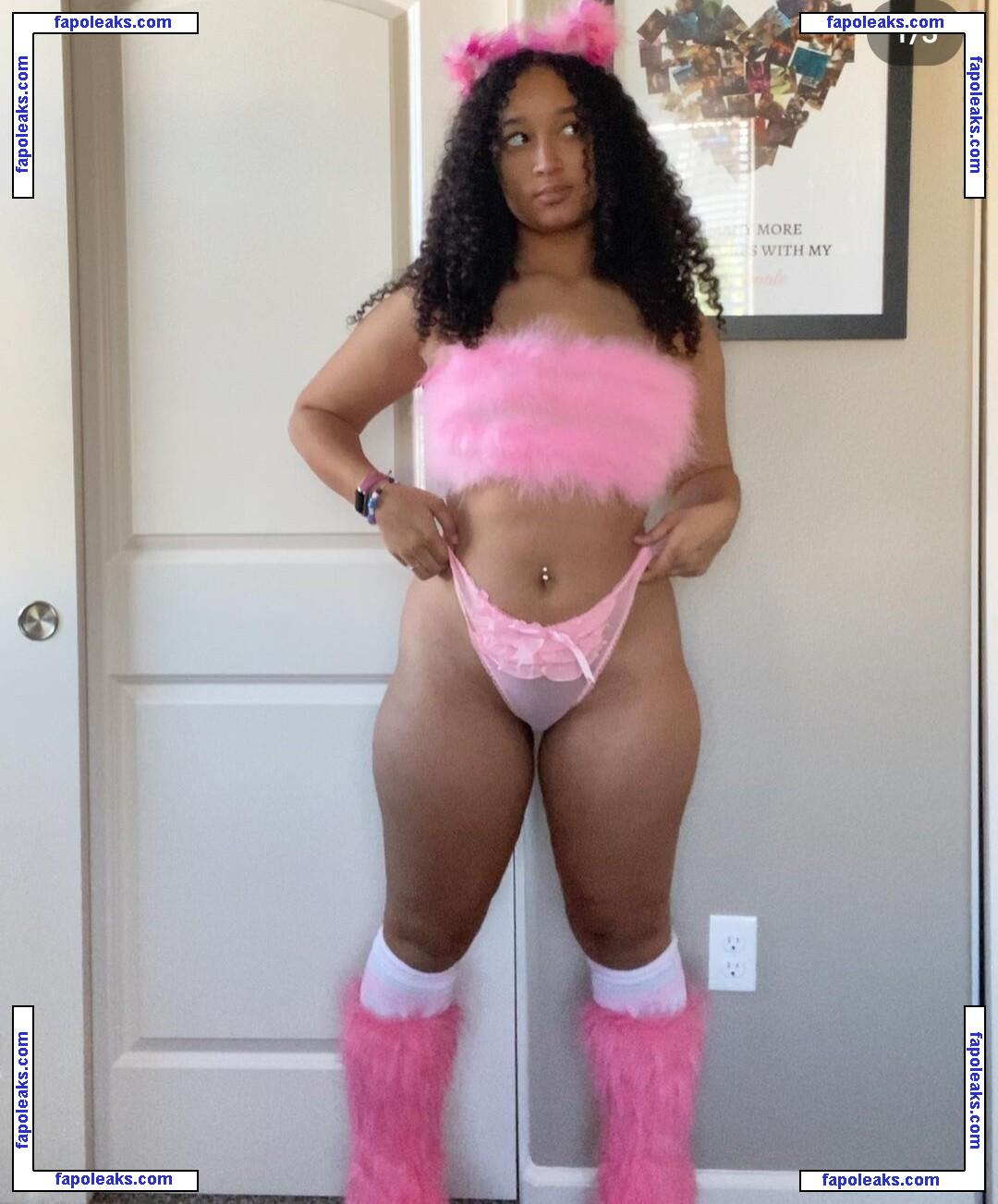 Curlybeanraver nude photo #0003 from OnlyFans