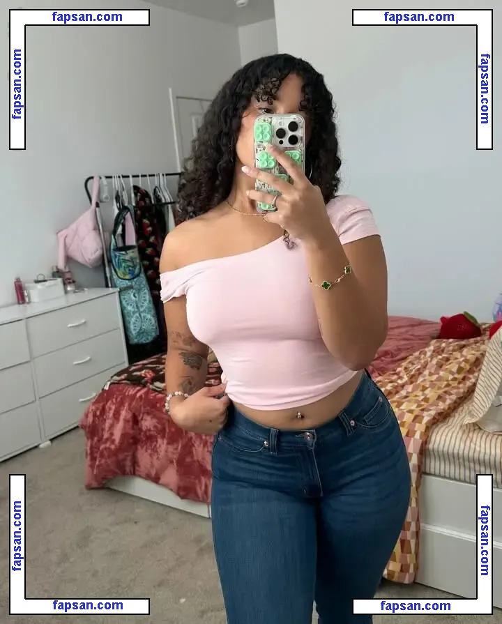Curlybeanraver nude photo #0029 from OnlyFans