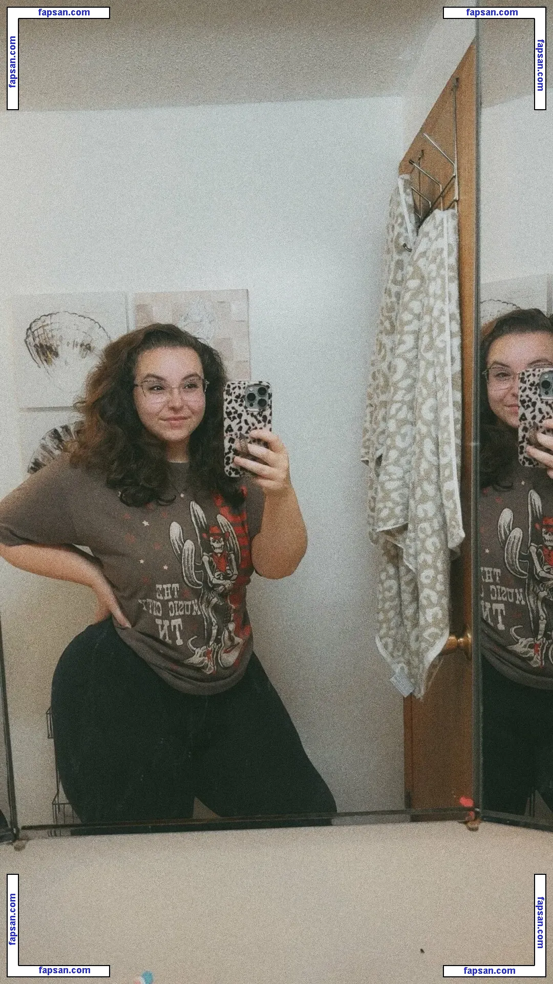 curlyfrycrissy голая фото #0001 с Онлифанс