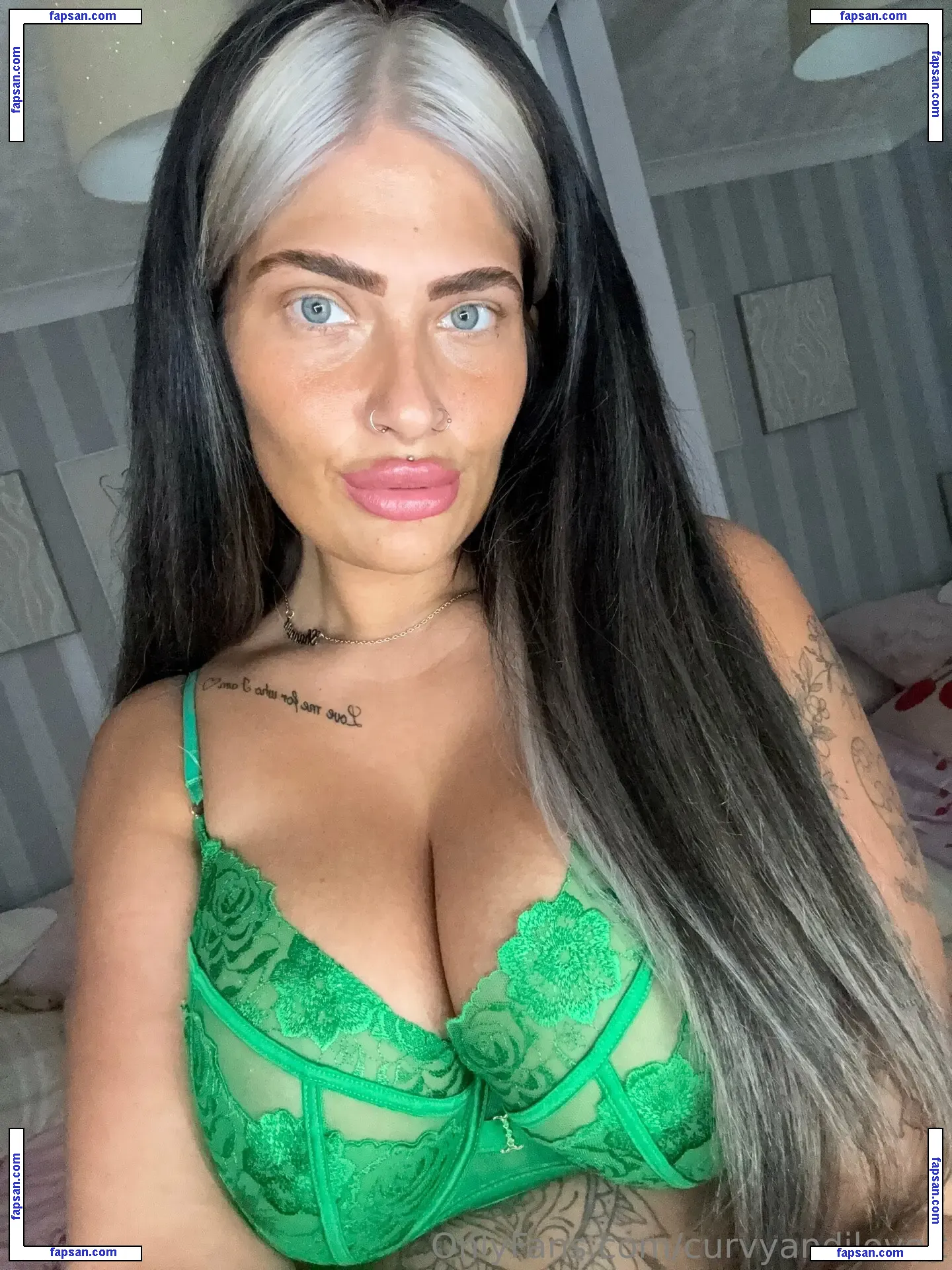 Curvyandiloveit nude photo #0034 from OnlyFans