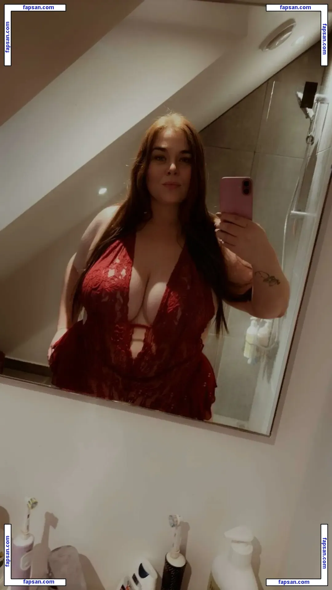 CurvyCutieXoXo nude photo #0010 from OnlyFans