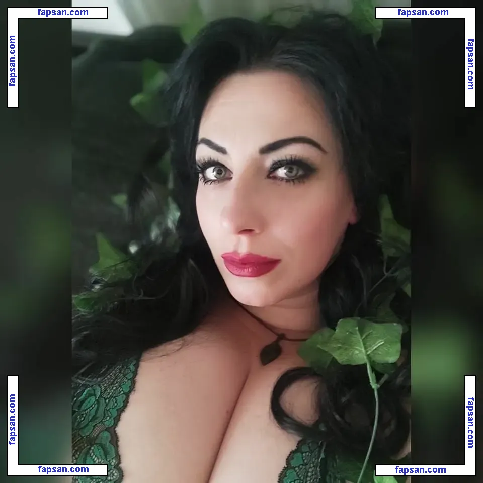 curvyemeraldwitch nude photo #0001 from OnlyFans