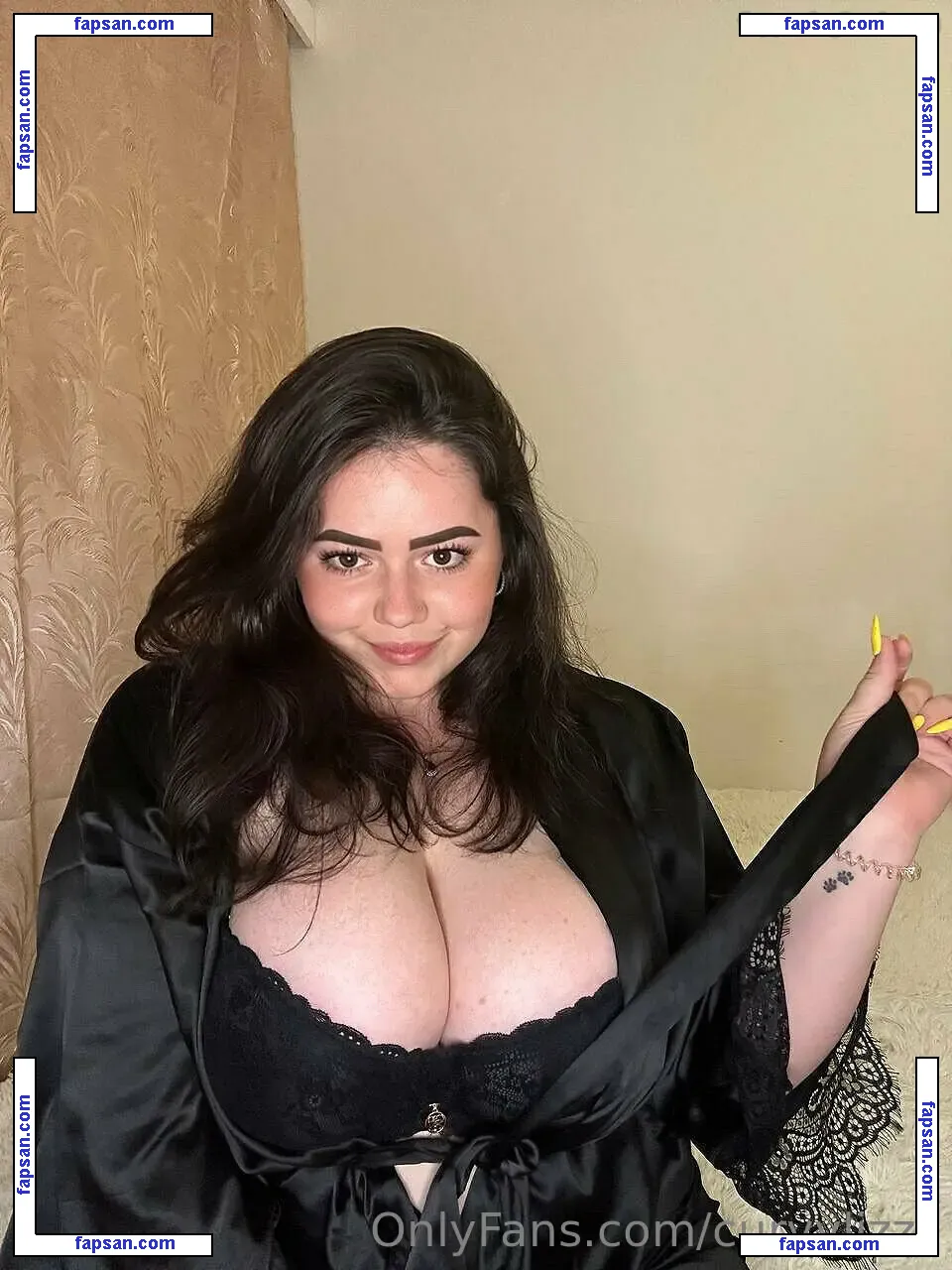 curvylizzz nude photo #0002 from OnlyFans