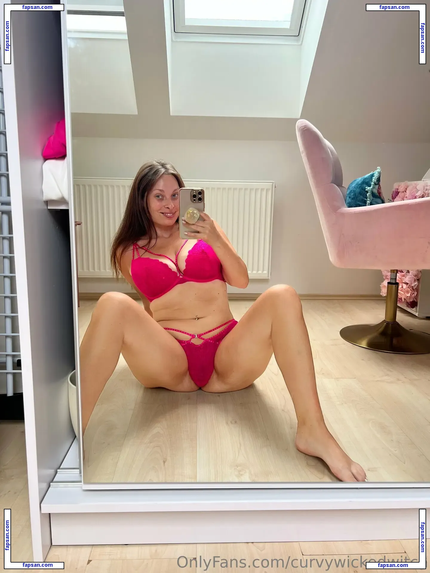 curvywickedwitch nude photo #0004 from OnlyFans