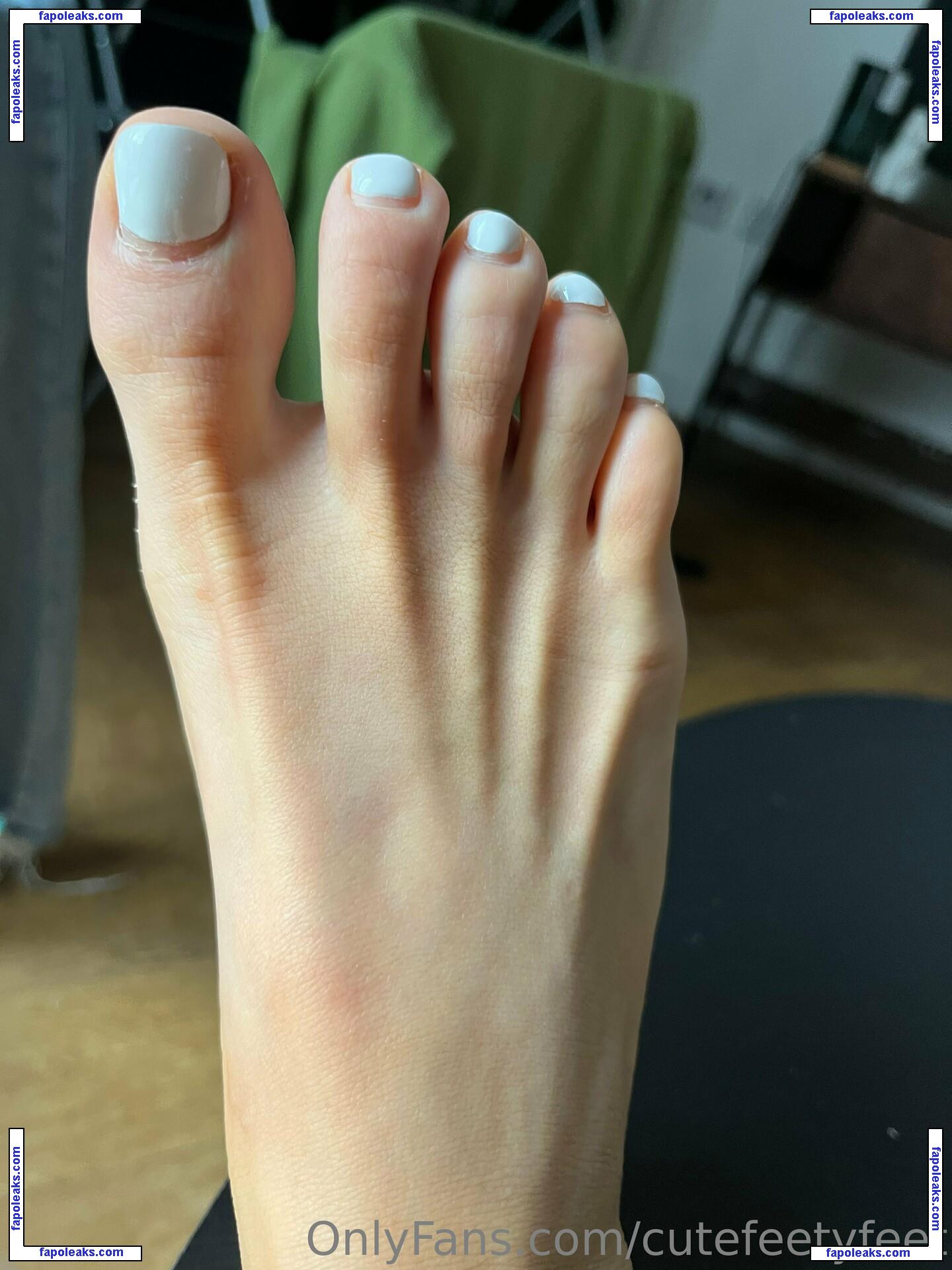 cutefeetyfeet / cutefeet_and_ nude photo #0008 from OnlyFans
